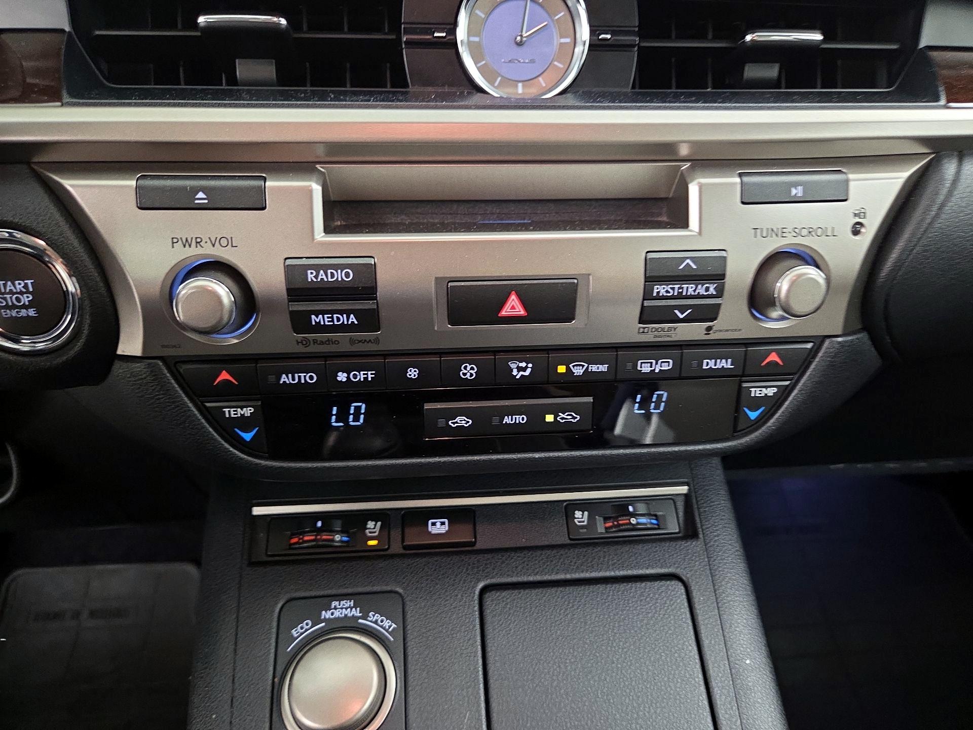 Thumbnail: 2014 Lexus ES - 17