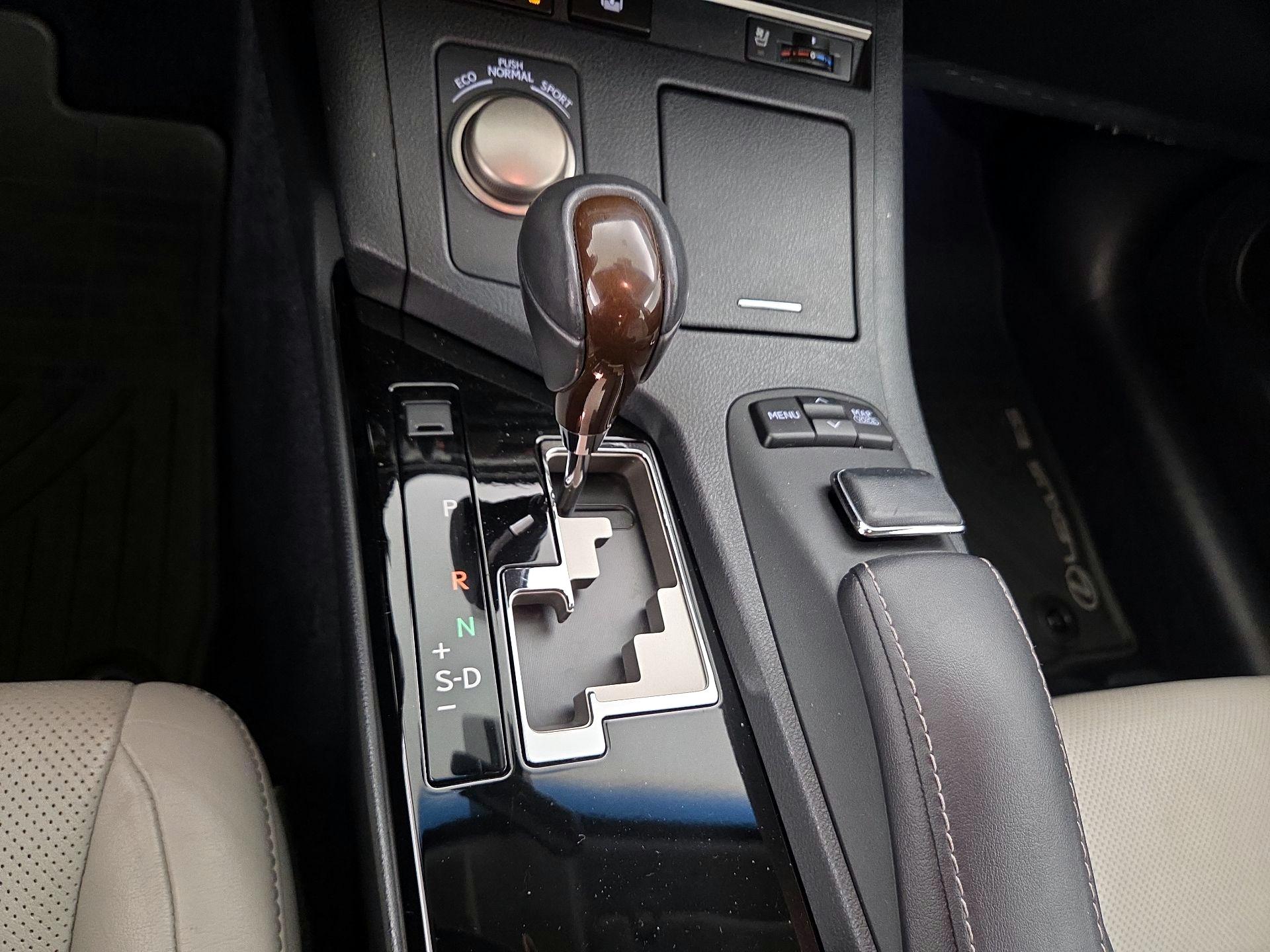 Thumbnail: 2014 Lexus ES - 18