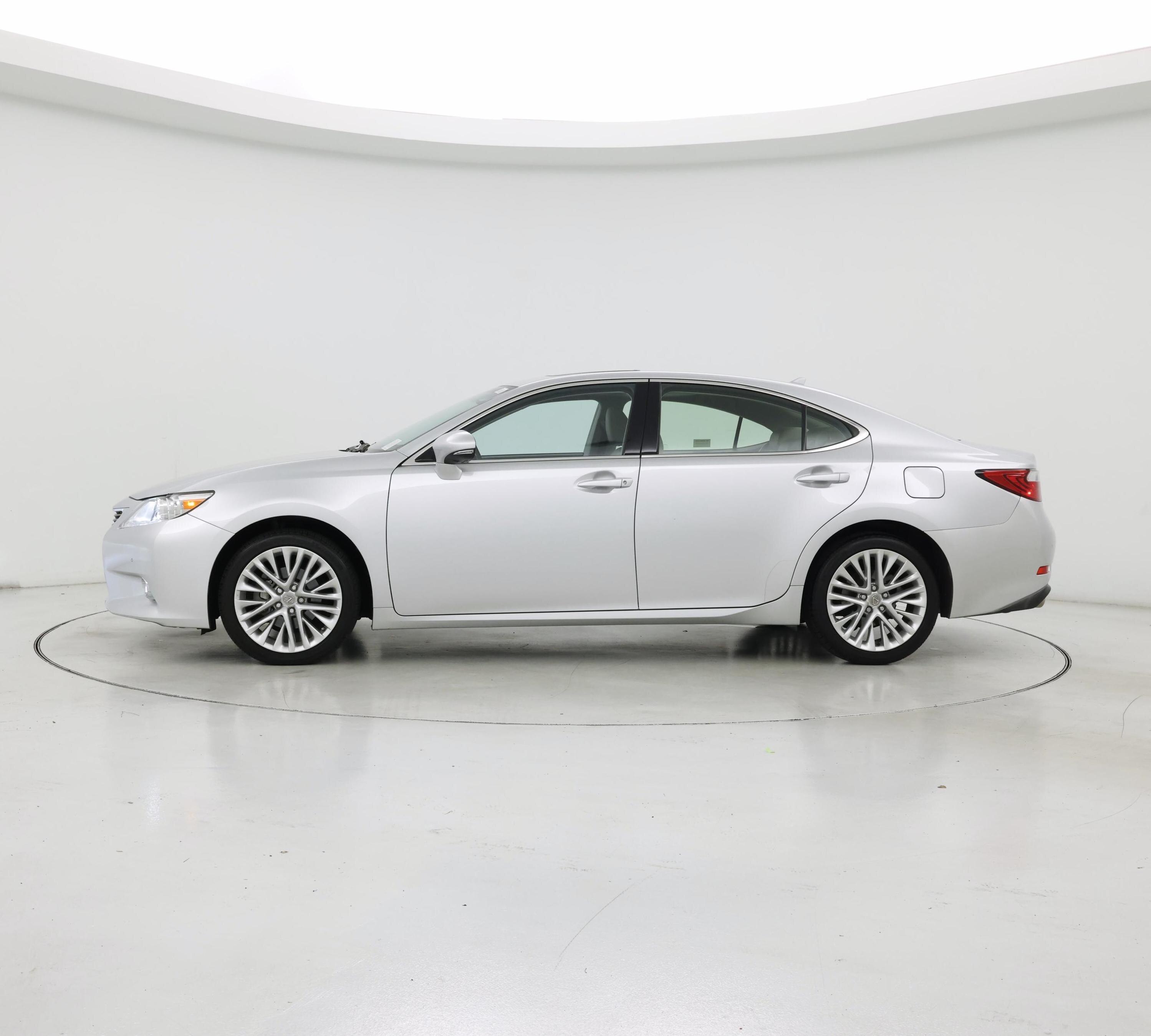 Thumbnail: 2014 Lexus ES - 3