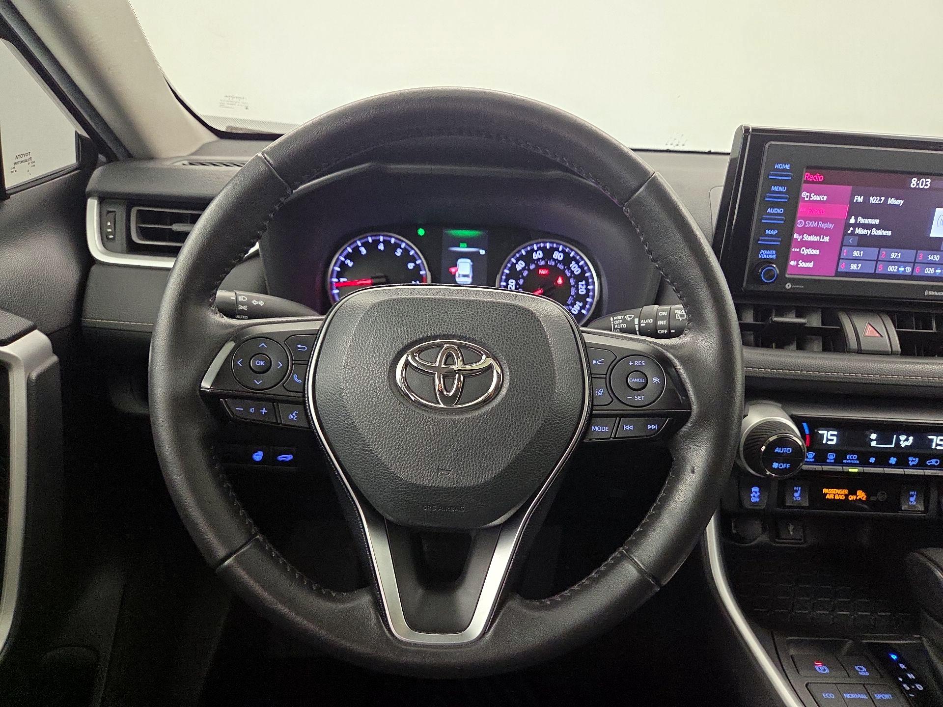 Thumbnail: 2022 Toyota RAV4 - 10