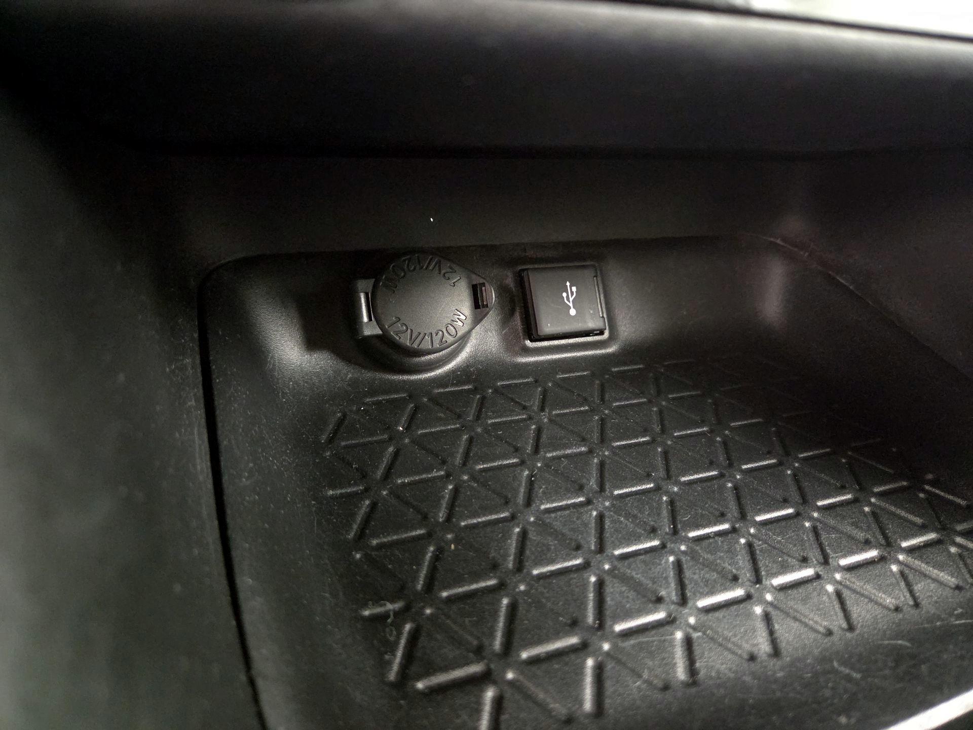 Thumbnail: 2022 Toyota RAV4 - 18