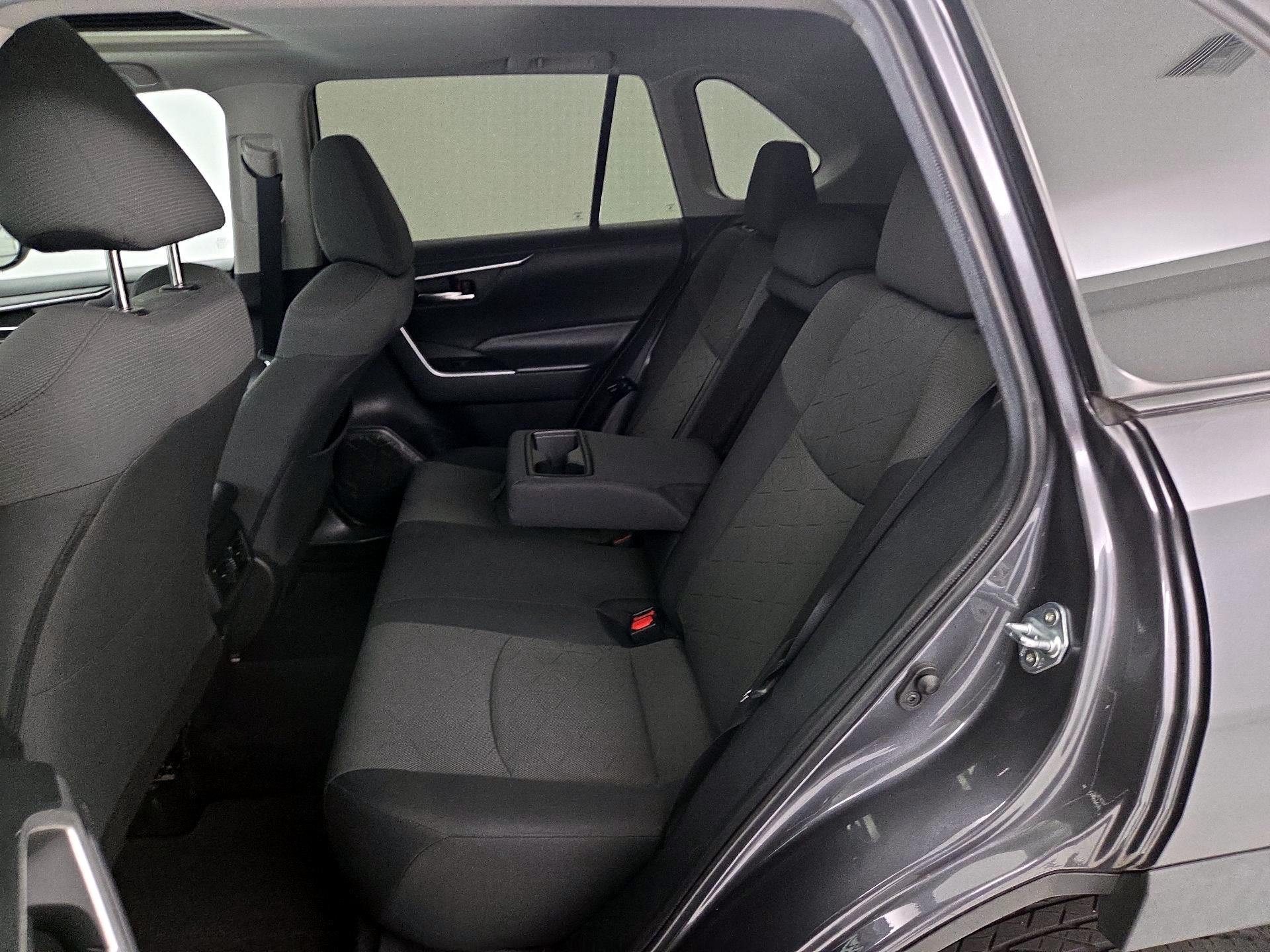 Thumbnail: 2022 Toyota RAV4 - 20