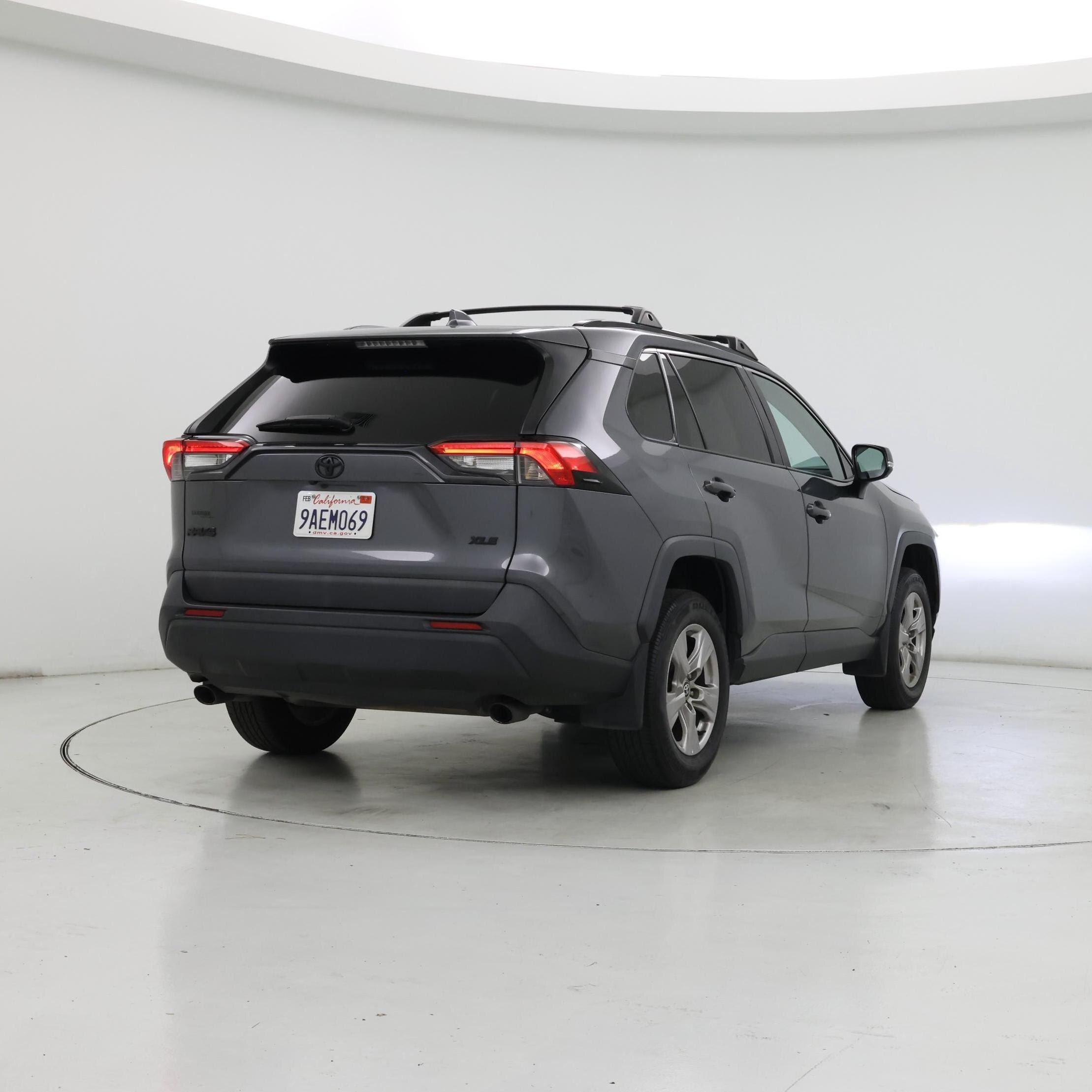 Thumbnail: 2022 Toyota RAV4 - 8