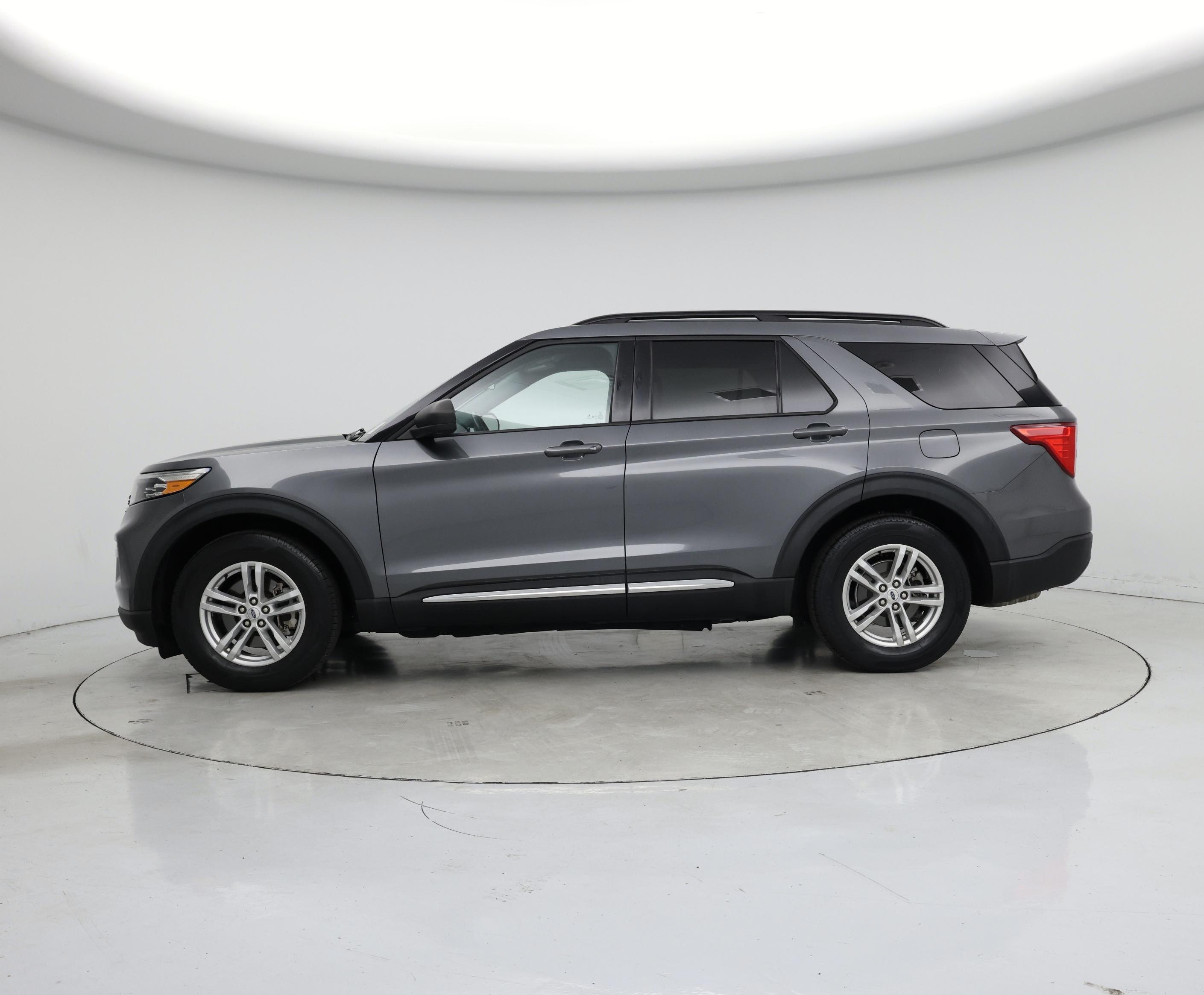 Thumbnail: 2022 Ford Explorer - 3