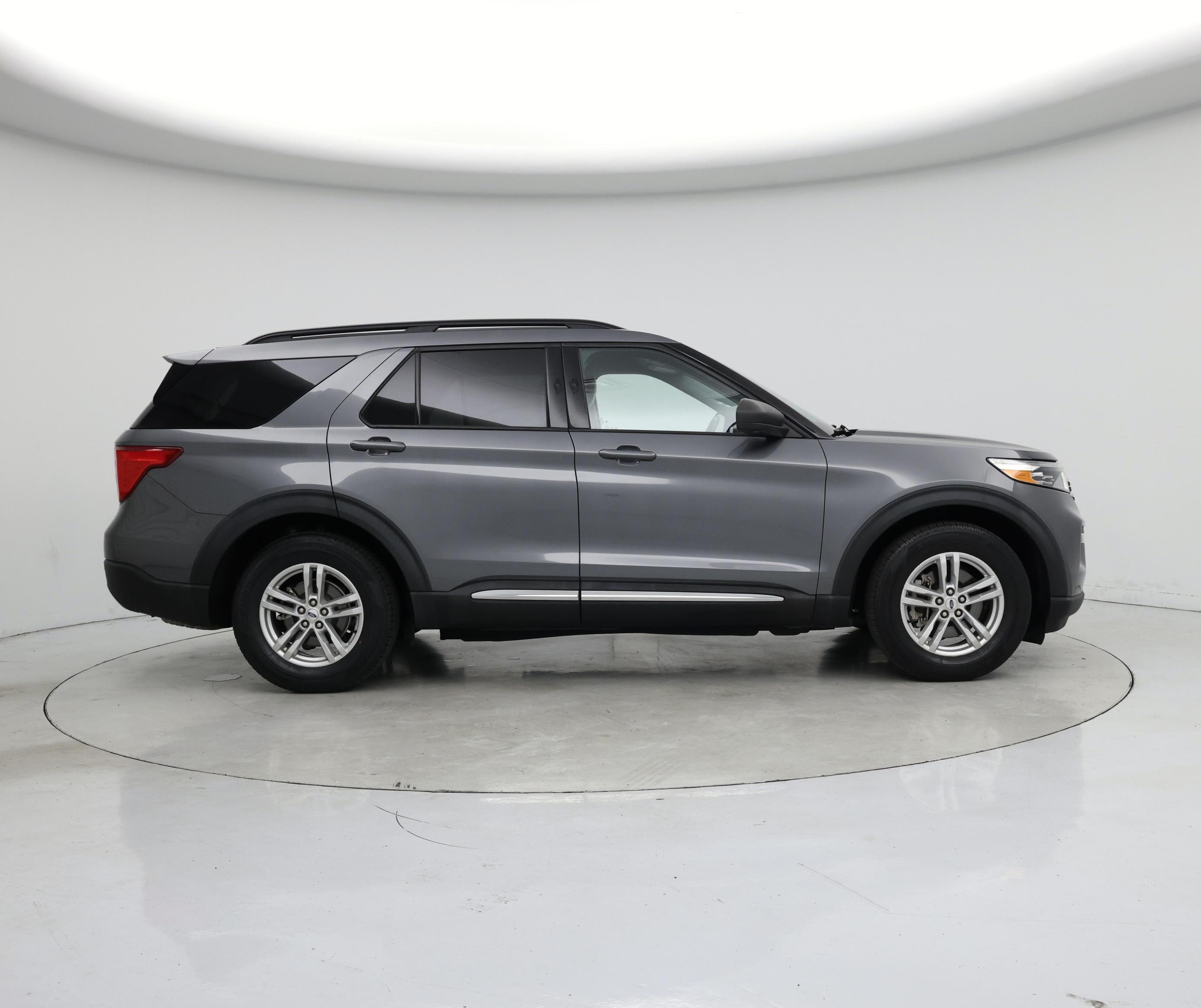 Thumbnail: 2022 Ford Explorer - 7