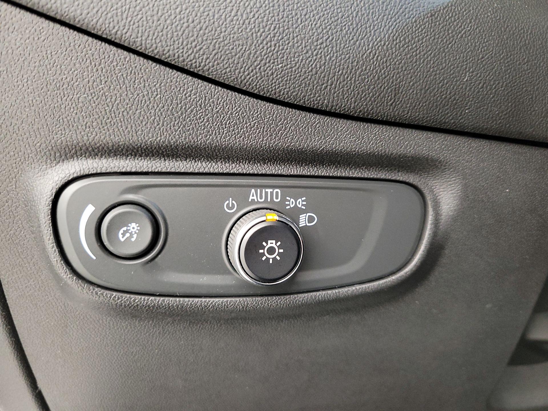 Thumbnail: 2022 Chevrolet Equinox - 13