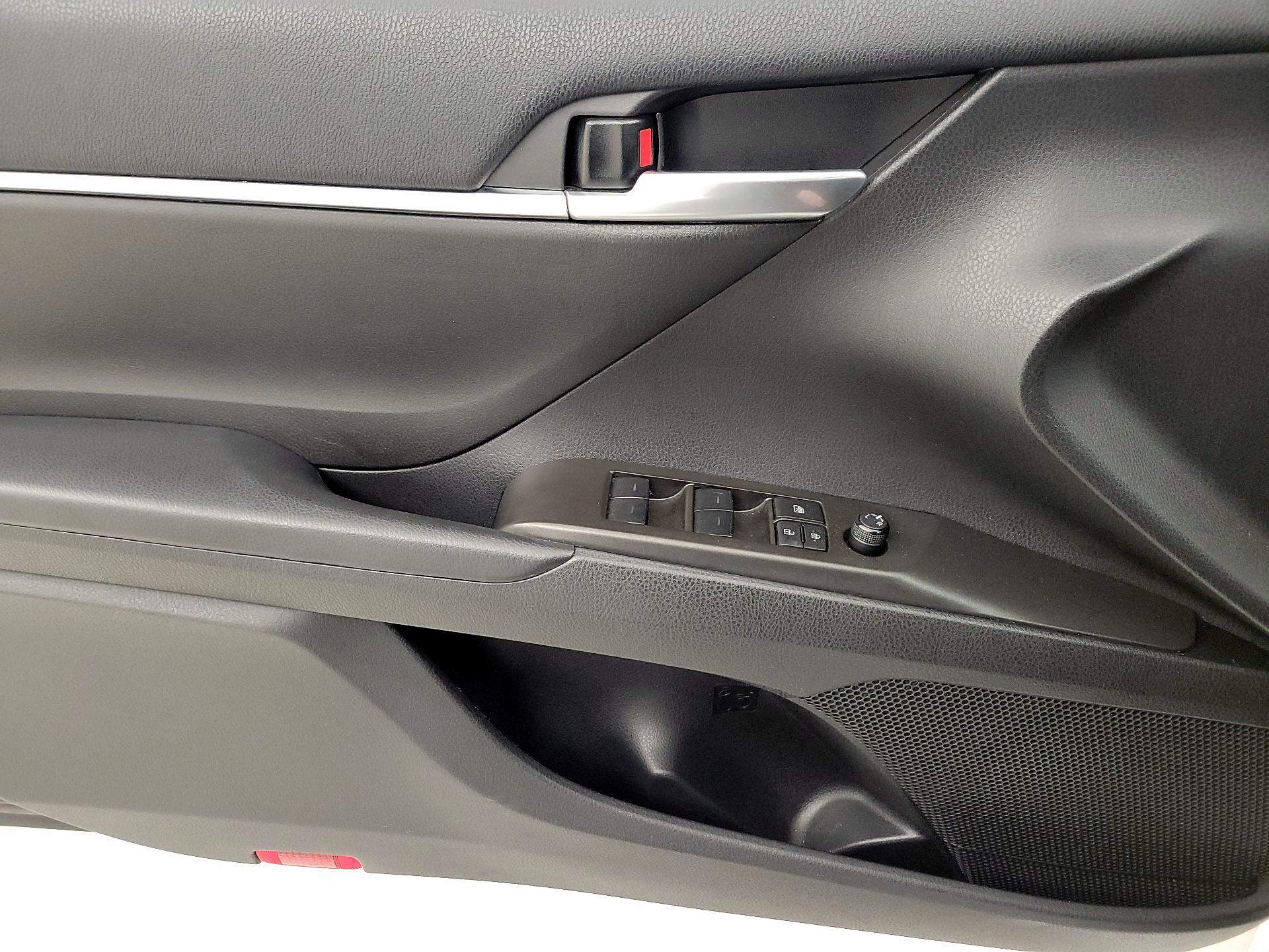 Thumbnail: 2023 Toyota Camry - 12