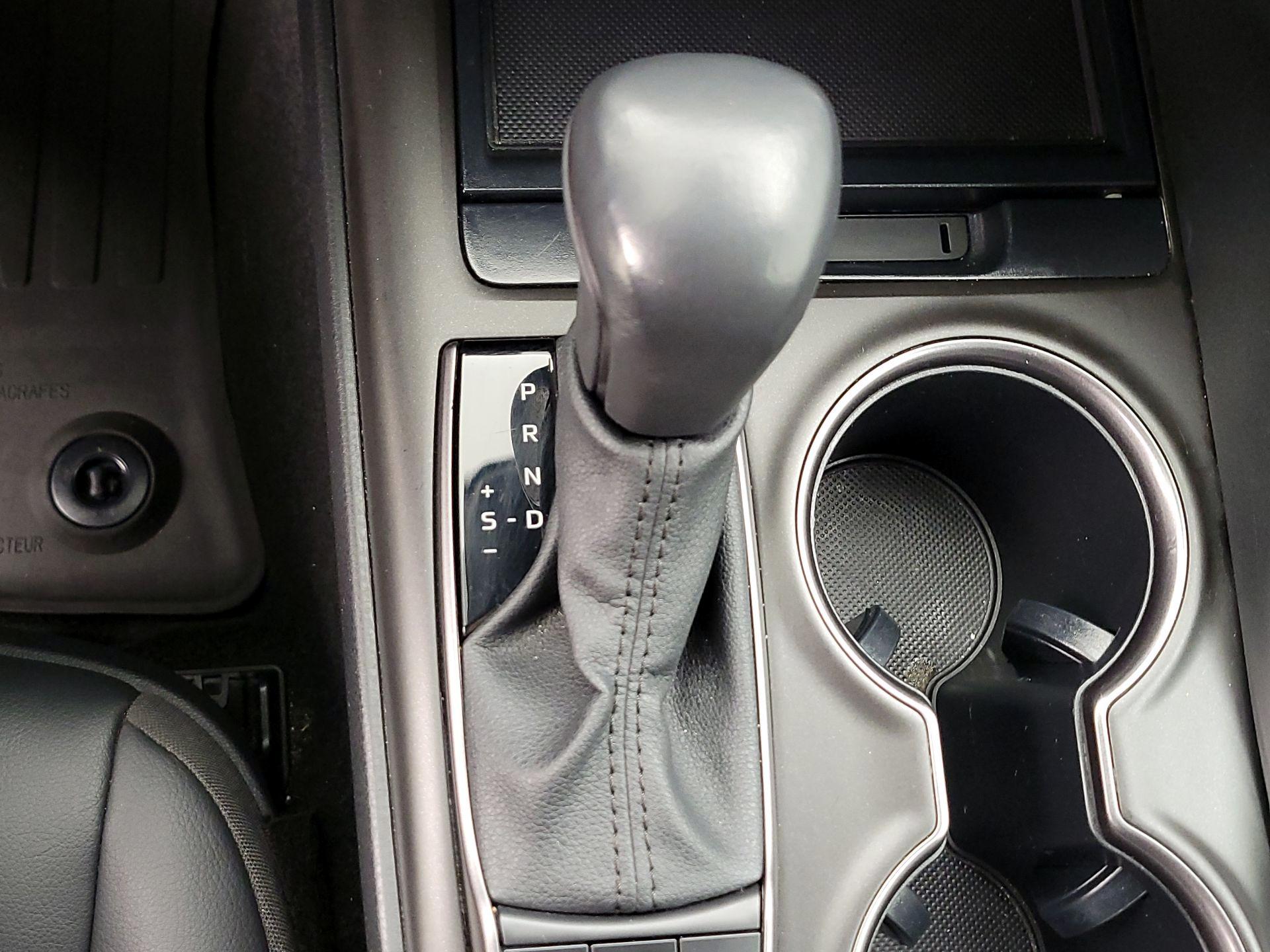 Thumbnail: 2023 Toyota Camry - 17