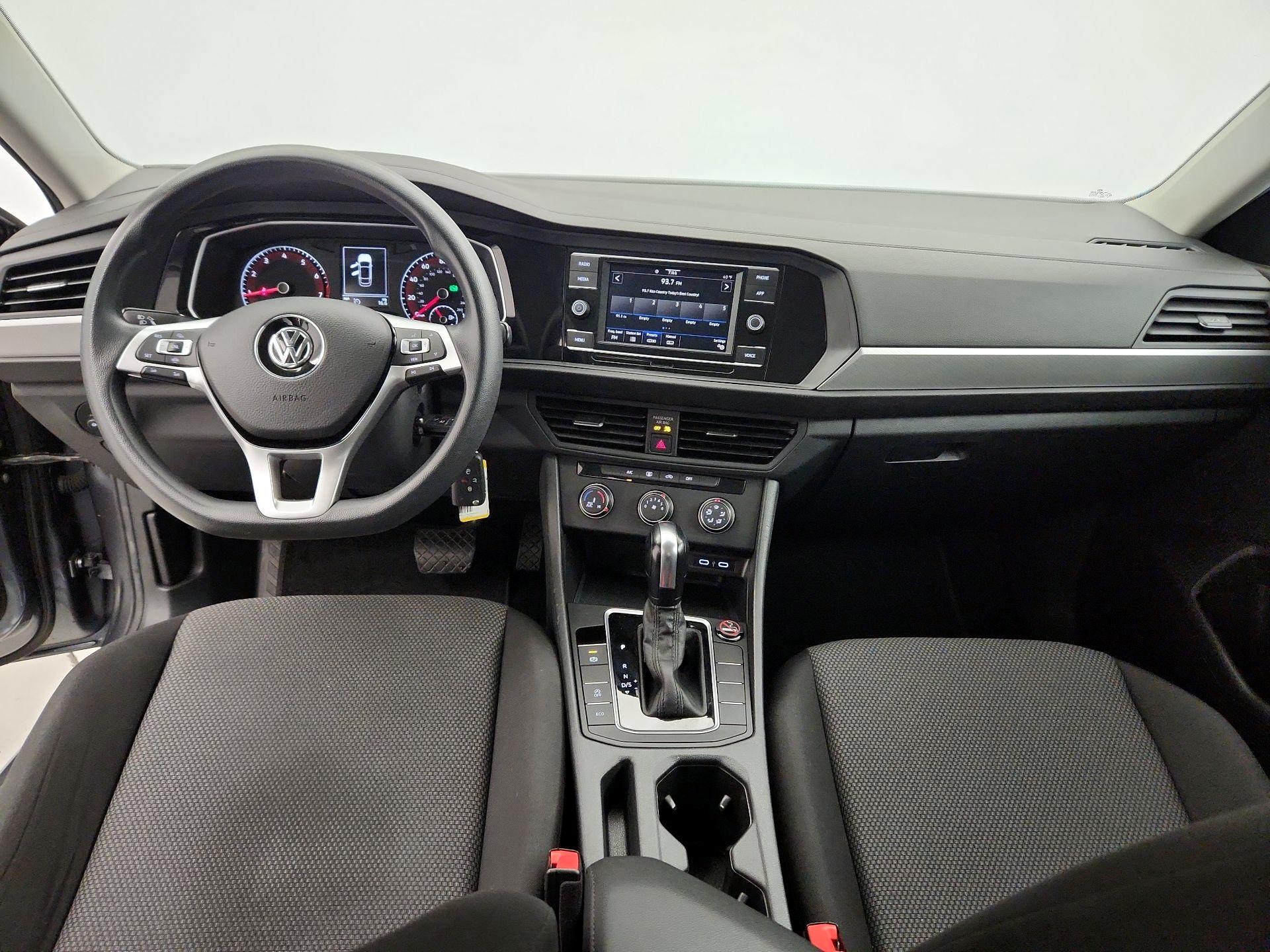 Thumbnail: 2020 Volkswagen Jetta - 9