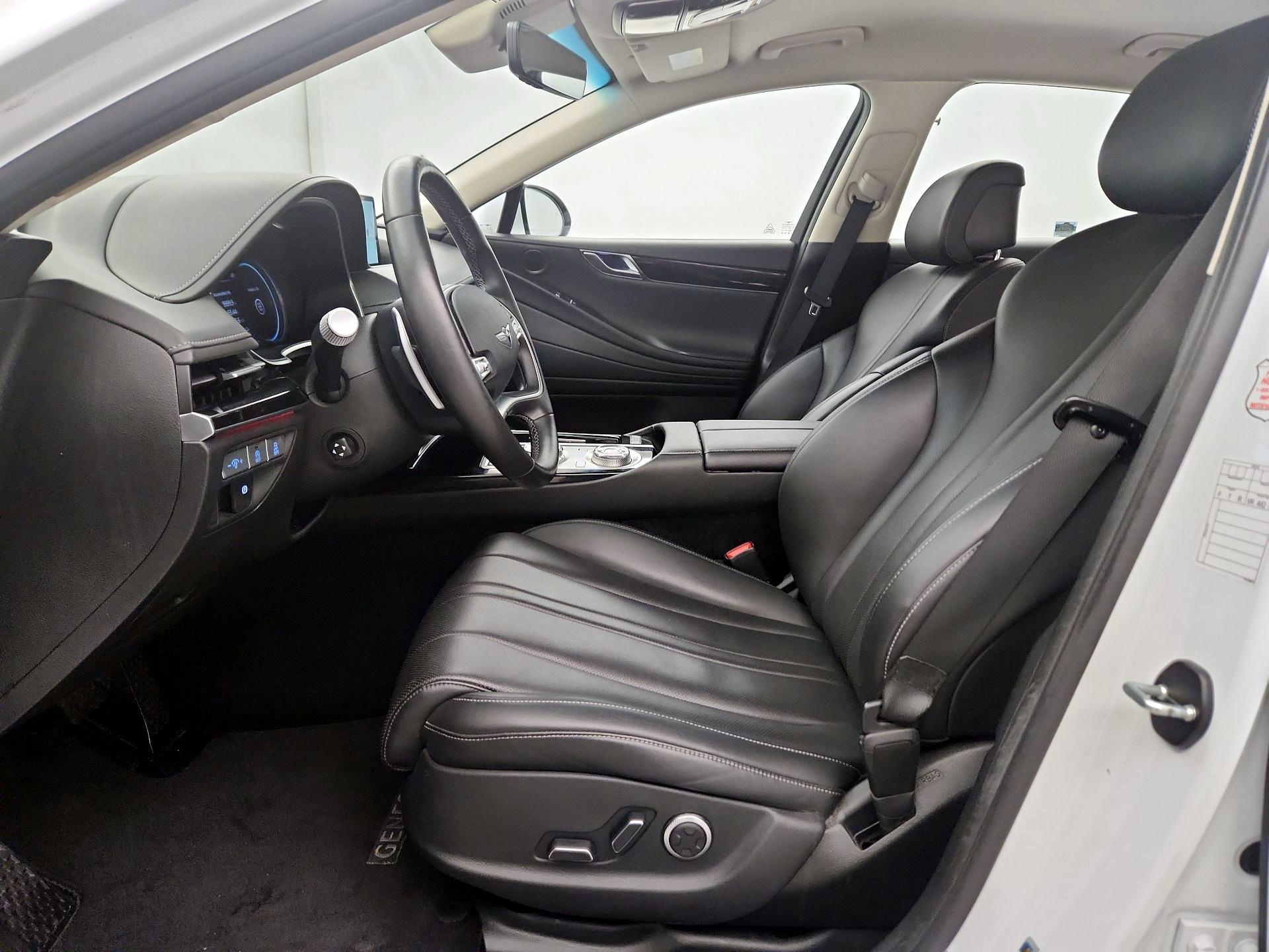 Thumbnail: 2023 Genesis G80 - 11