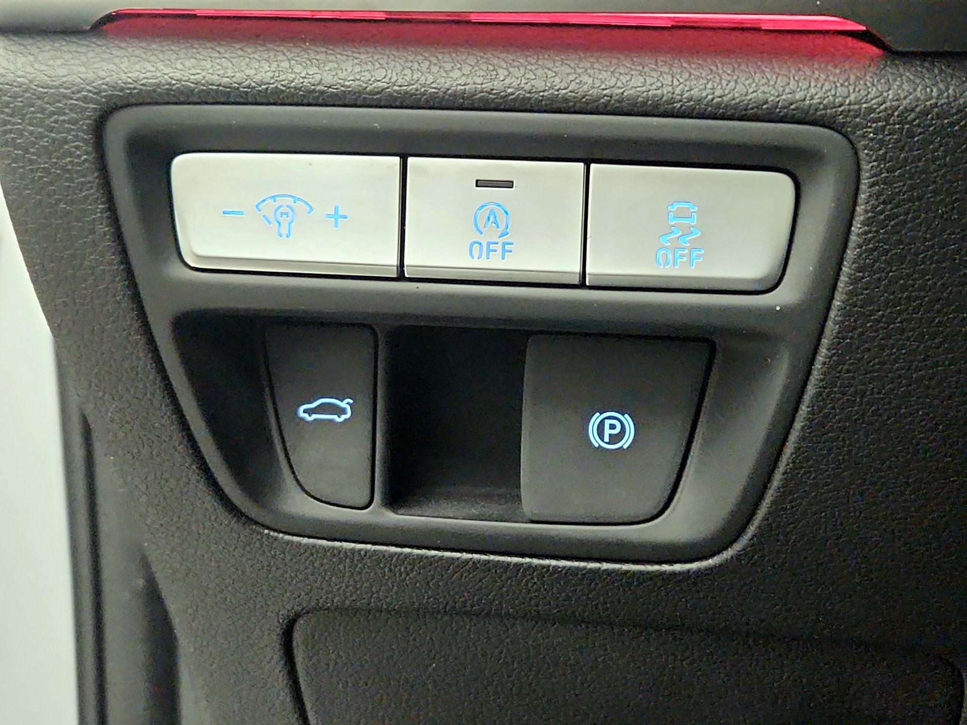 Thumbnail: 2023 Genesis G80 - 13