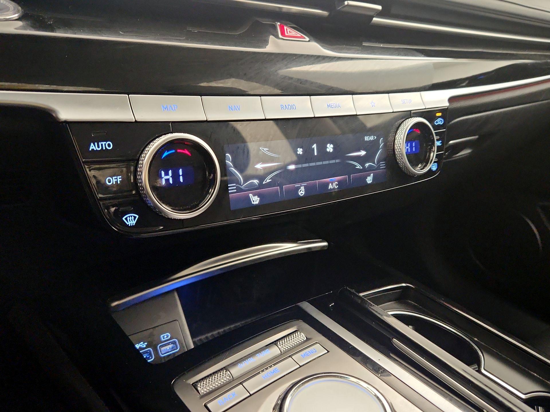 Thumbnail: 2023 Genesis G80 - 17