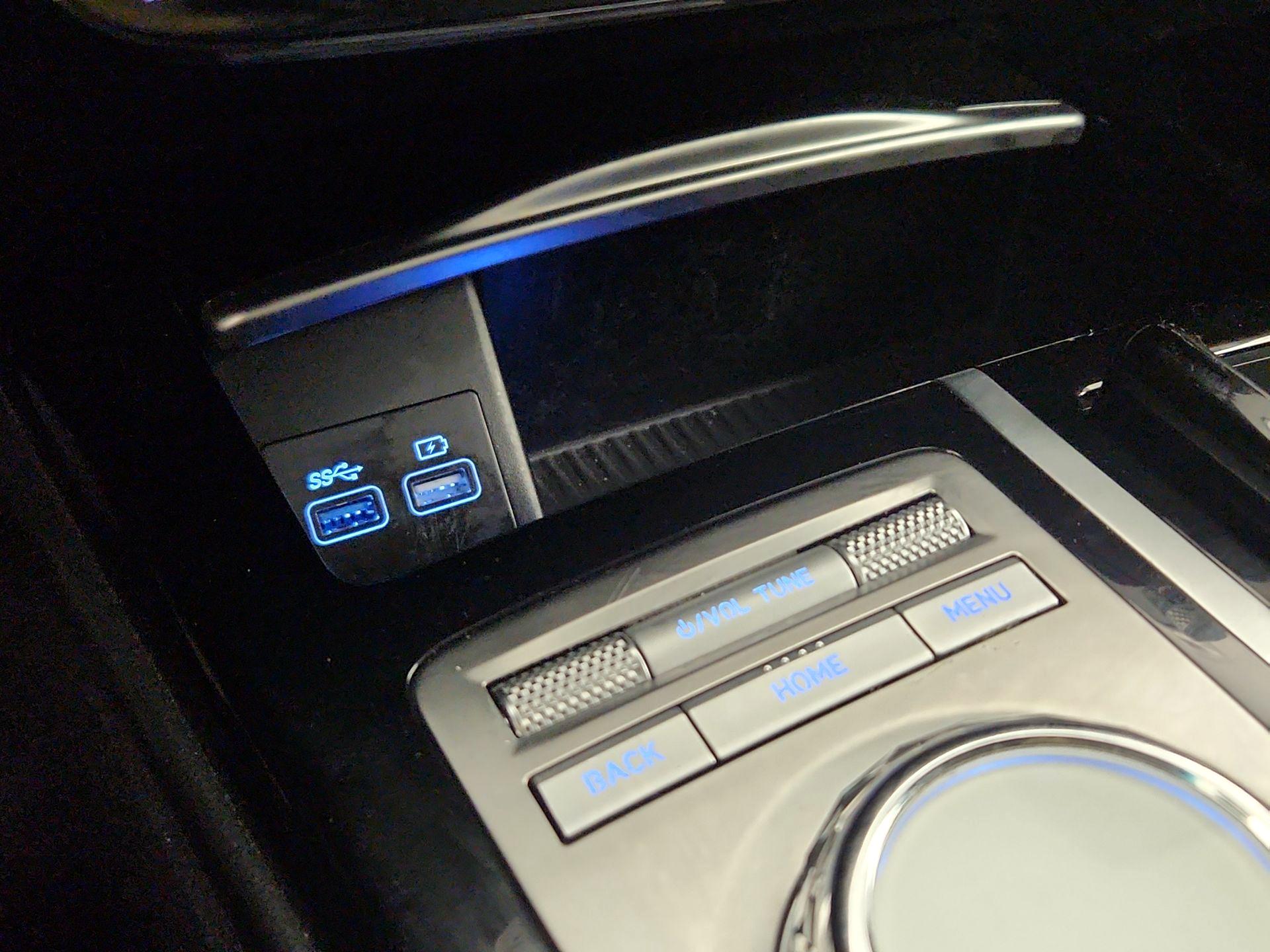 Thumbnail: 2023 Genesis G80 - 19