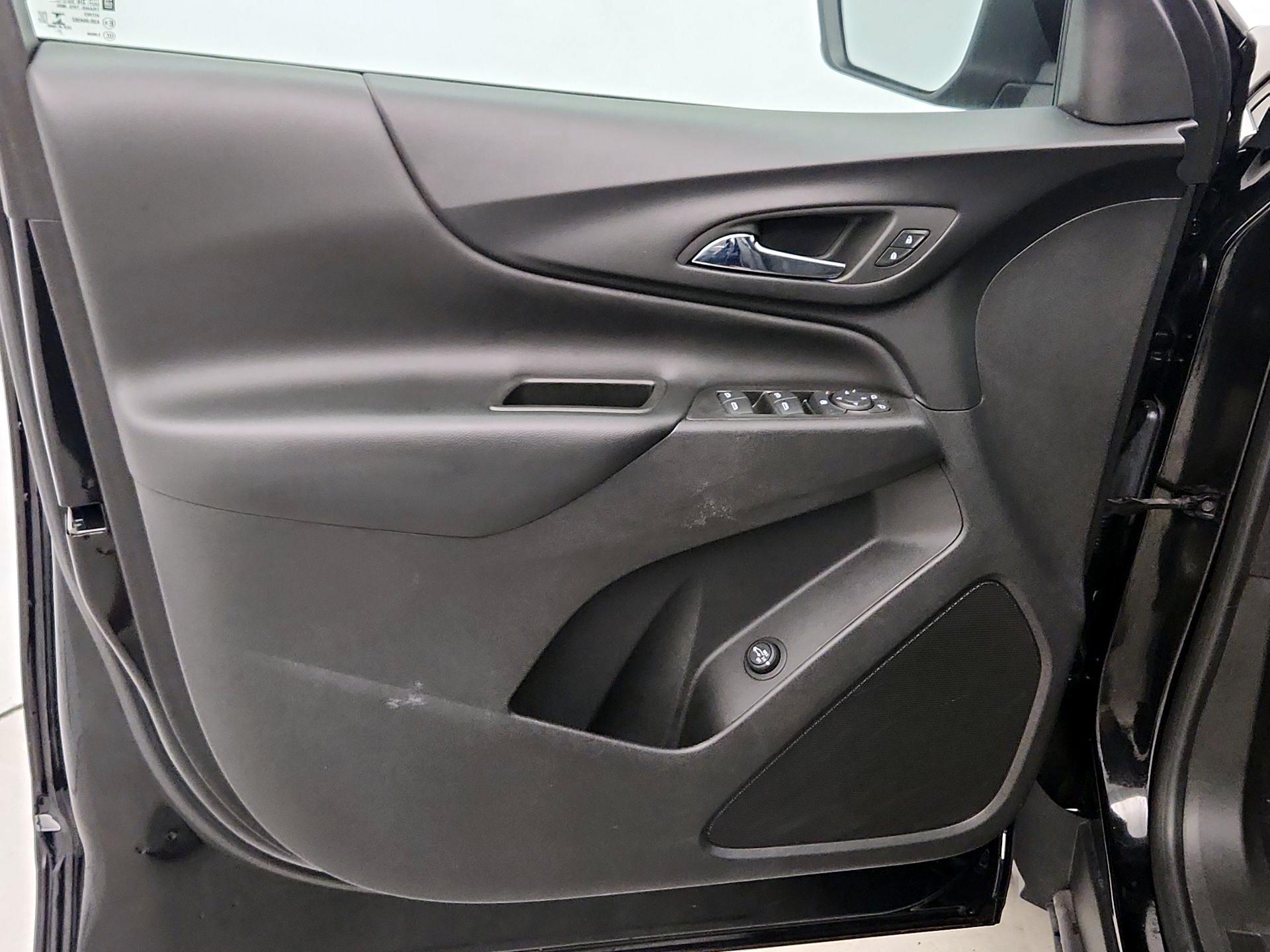 Thumbnail: 2022 Chevrolet Equinox - 12