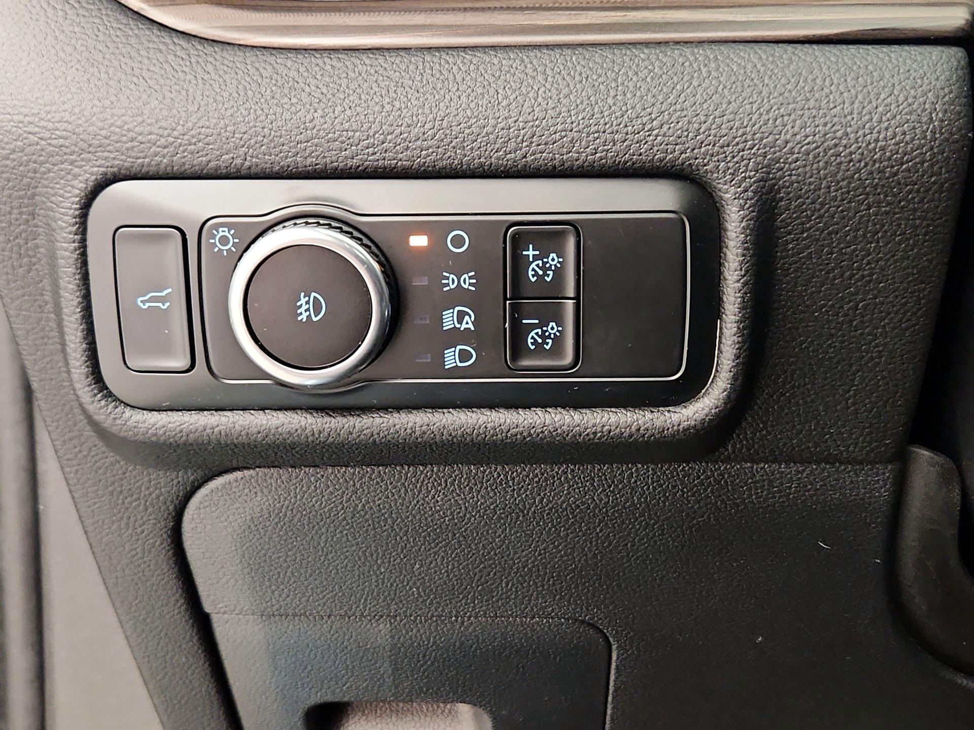 Thumbnail: 2023 Ford Explorer - 13