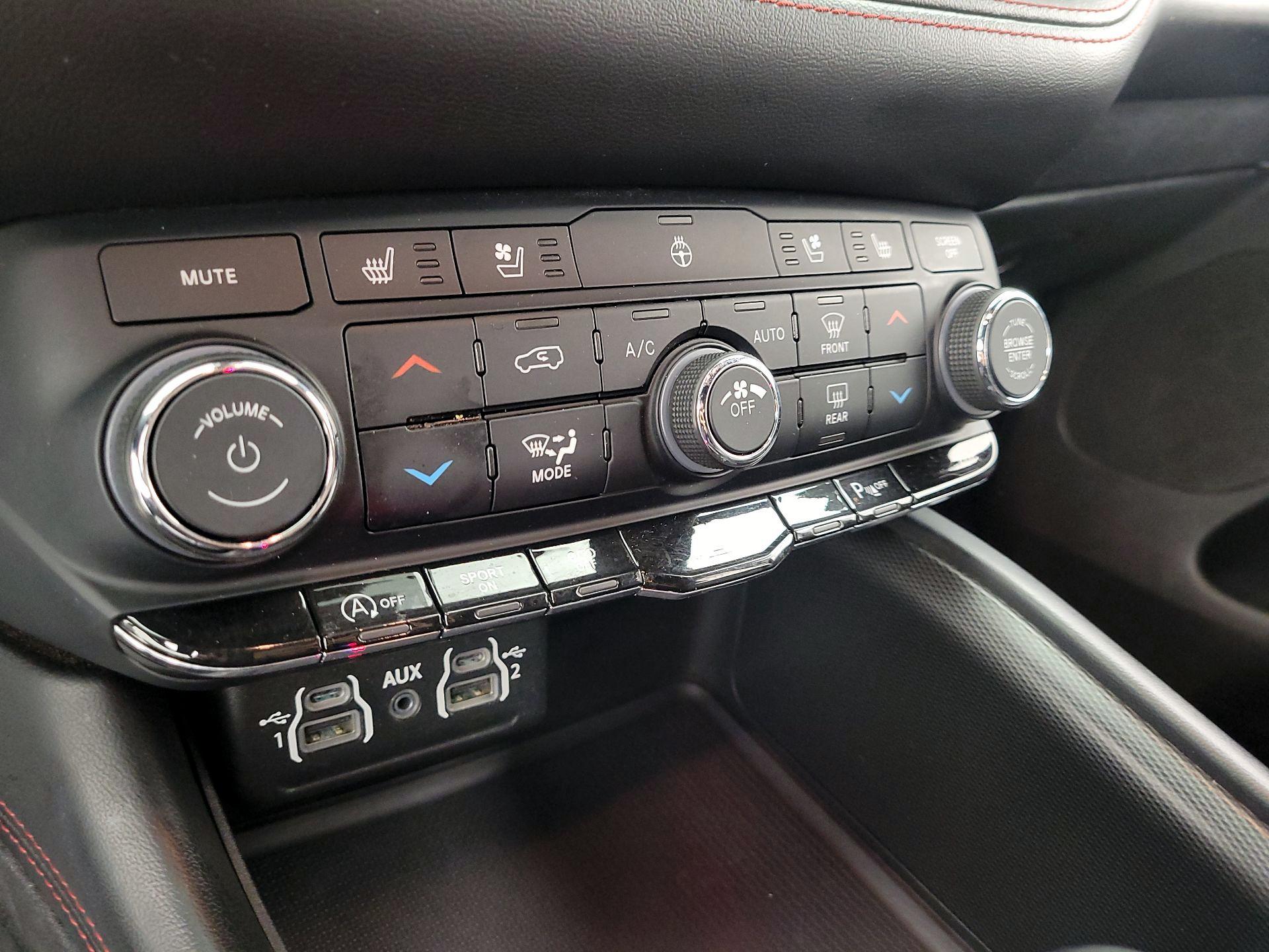 Thumbnail: 2023 Dodge Durango - 17