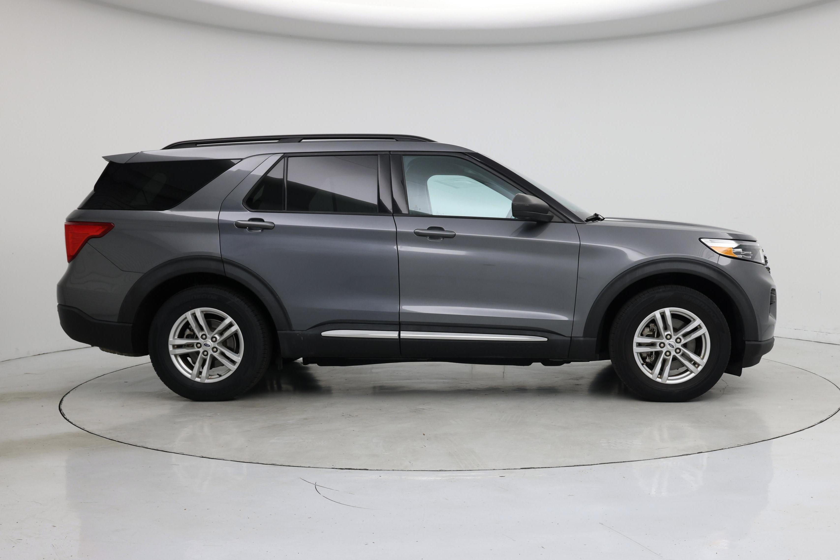 Thumbnail: 2022 Ford Explorer - 7