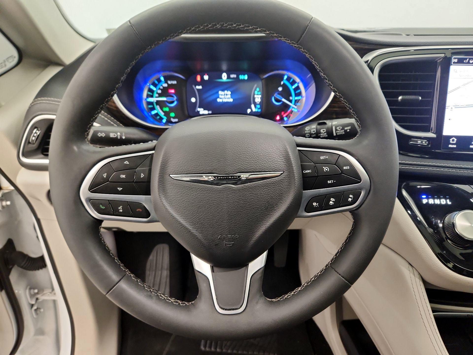 Thumbnail: 2023 Chrysler Pacifica - 10