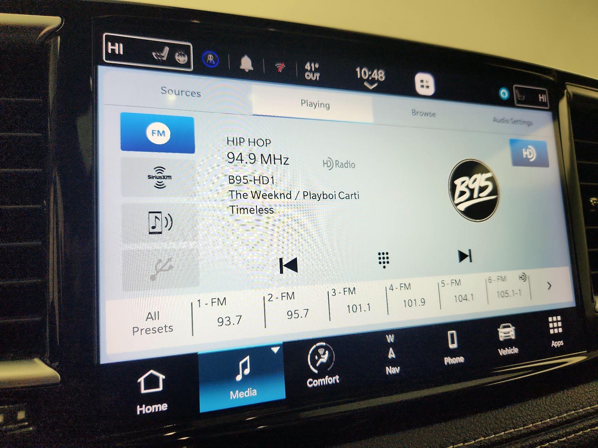 Thumbnail: 2023 Chrysler Pacifica - 16