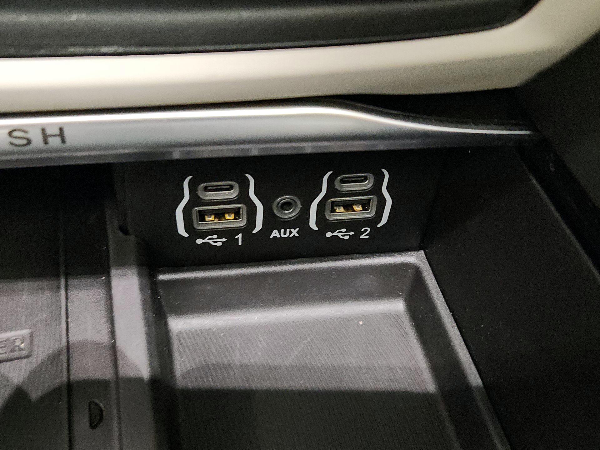 Thumbnail: 2023 Chrysler Pacifica - 19