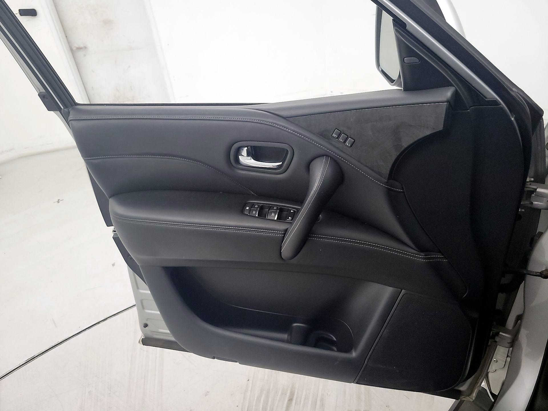 Thumbnail: 2022 INFINITI QX80 - 12