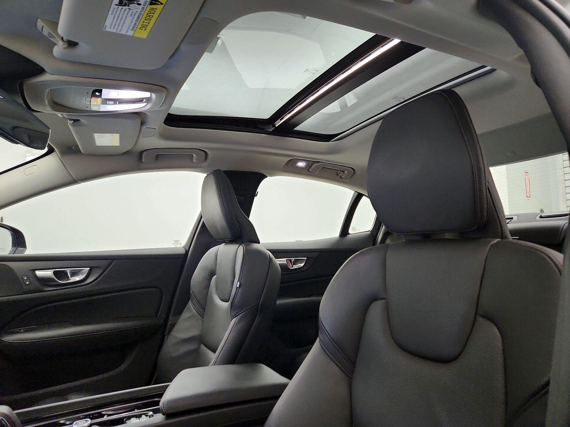 Thumbnail: 2024 Volvo S60 - 19