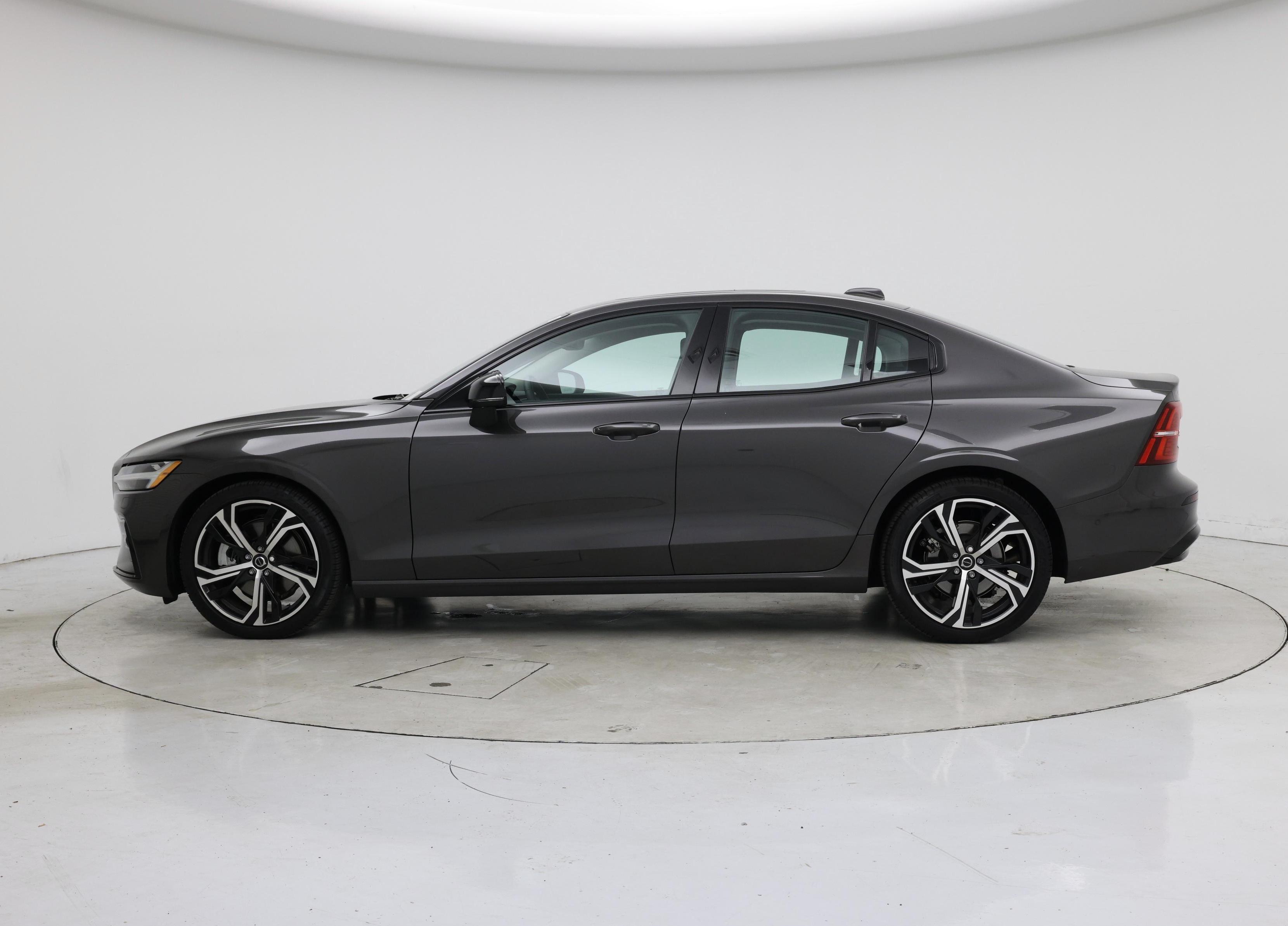 Thumbnail: 2024 Volvo S60 - 3