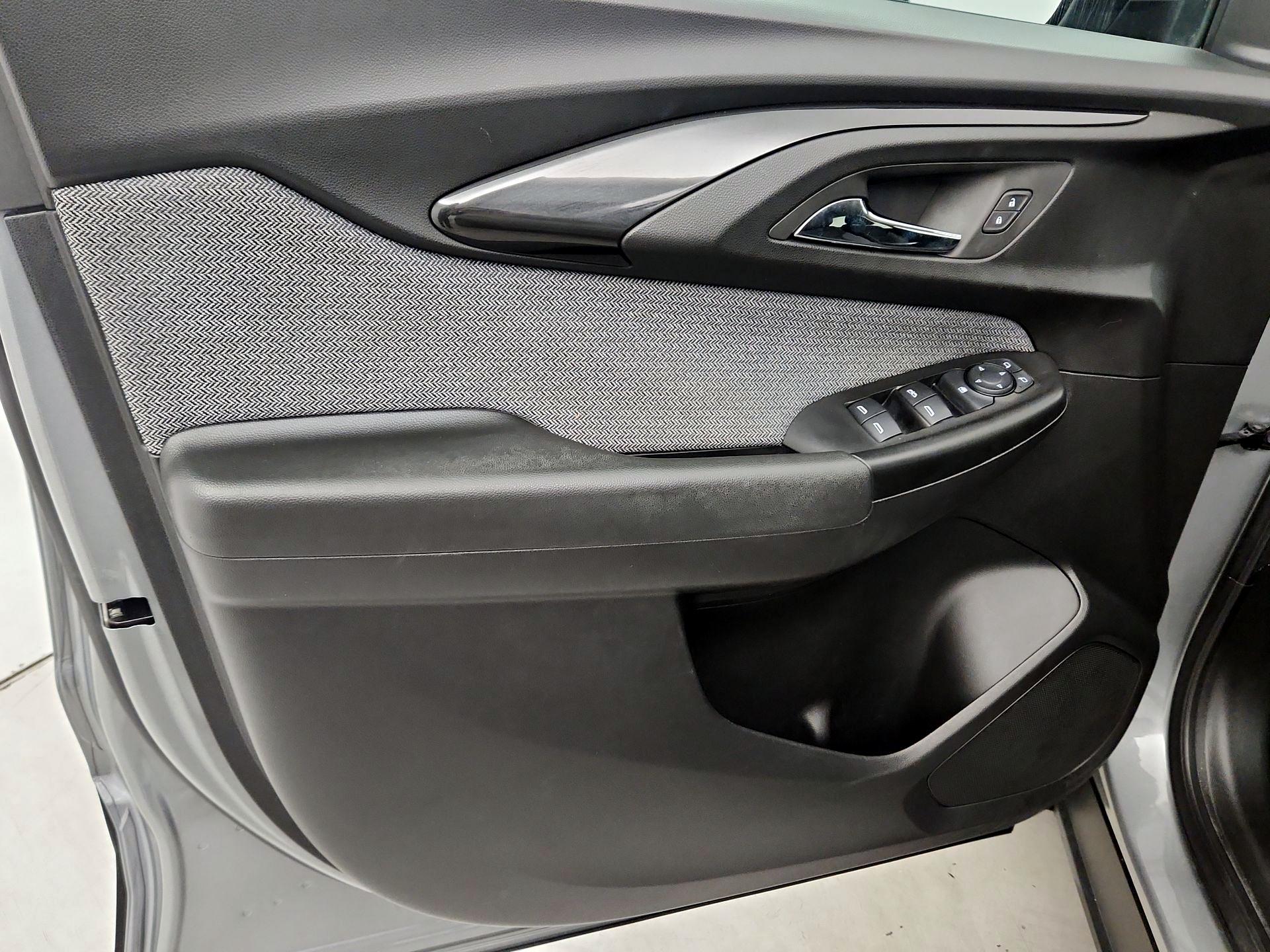 Thumbnail: 2023 Chevrolet TrailBlazer - 12