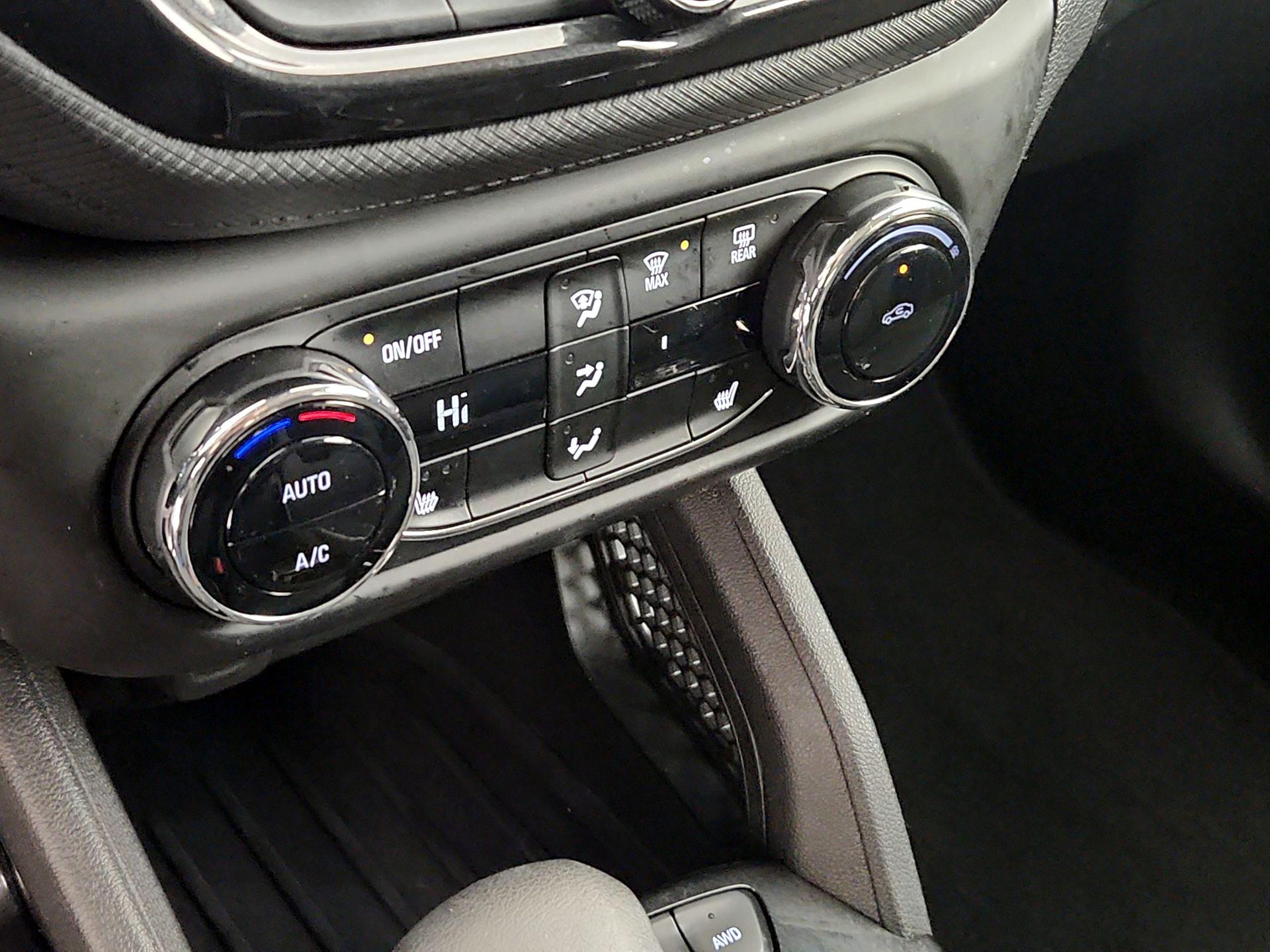 Thumbnail: 2023 Chevrolet TrailBlazer - 16