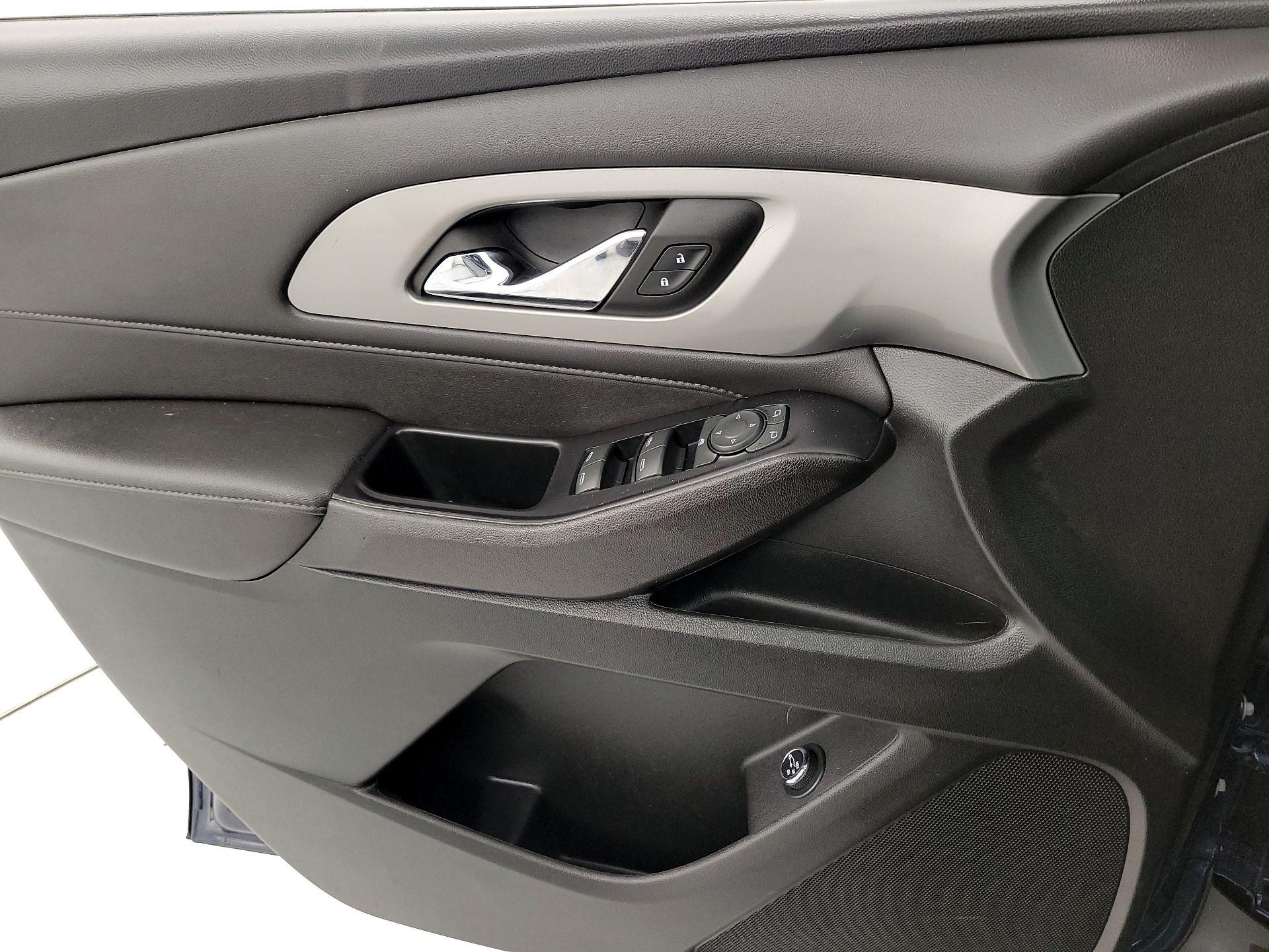 Thumbnail: 2023 Chevrolet Traverse - 12