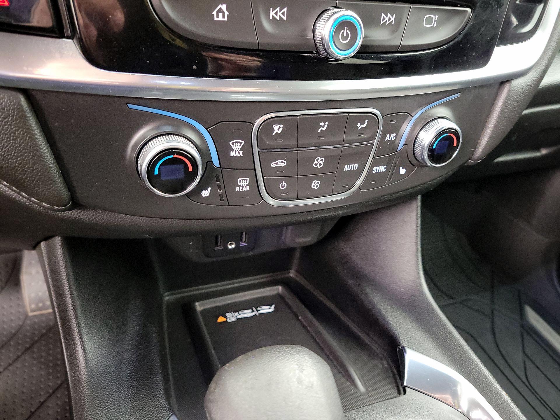 Thumbnail: 2023 Chevrolet Traverse - 16