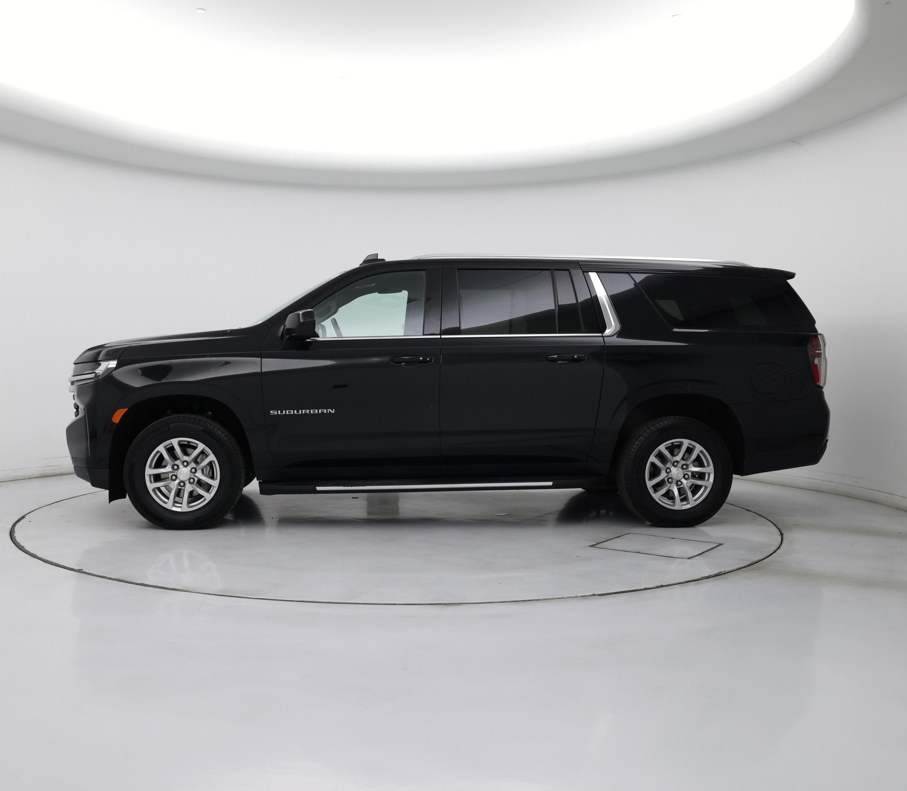 Thumbnail: 2024 Chevrolet Suburban - 3