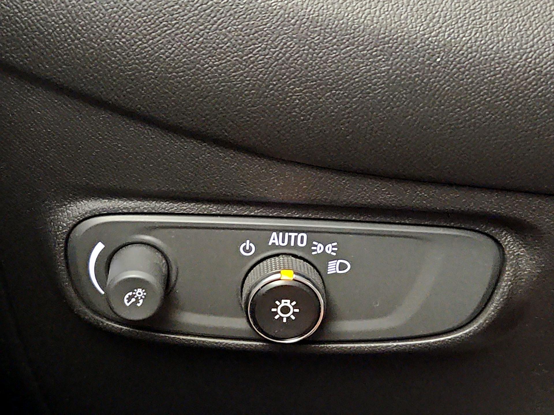 Thumbnail: 2022 Chevrolet Equinox - 13