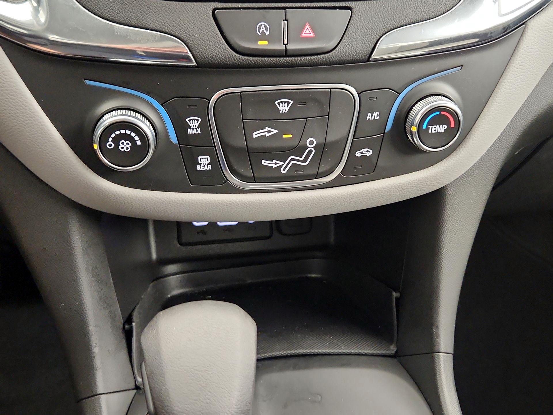 Thumbnail: 2022 Chevrolet Equinox - 16