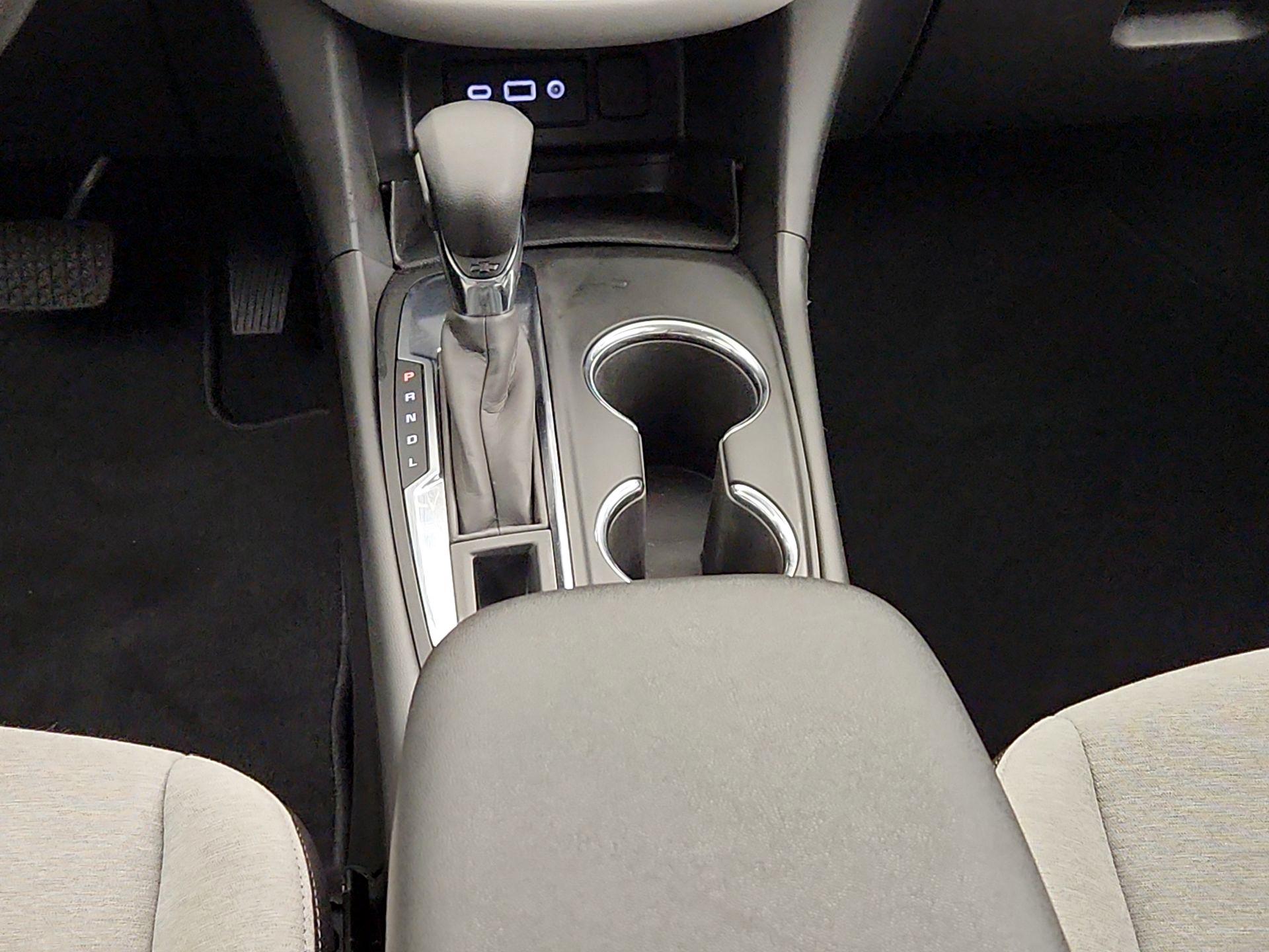 Thumbnail: 2022 Chevrolet Equinox - 17