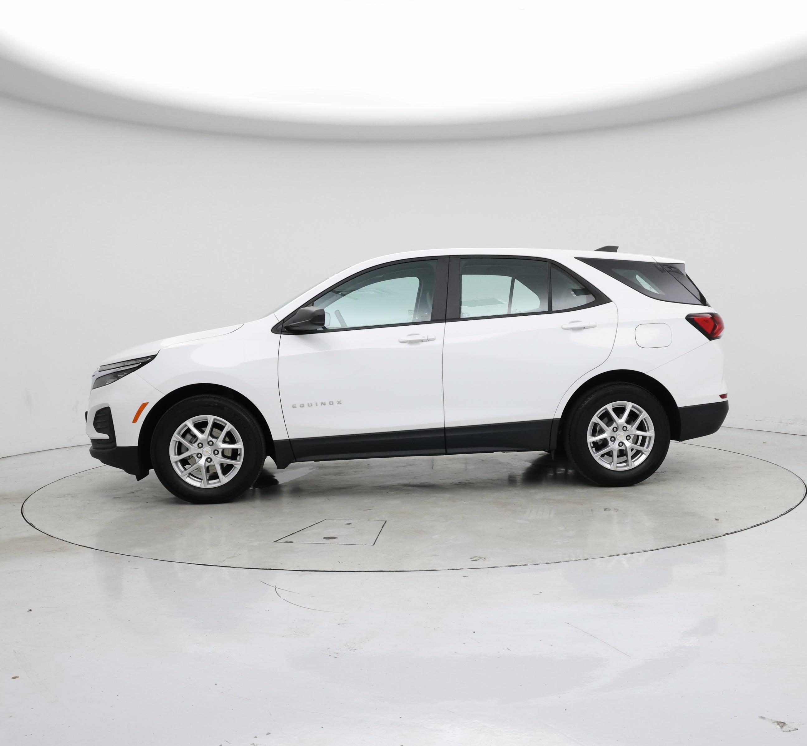 Thumbnail: 2022 Chevrolet Equinox - 3