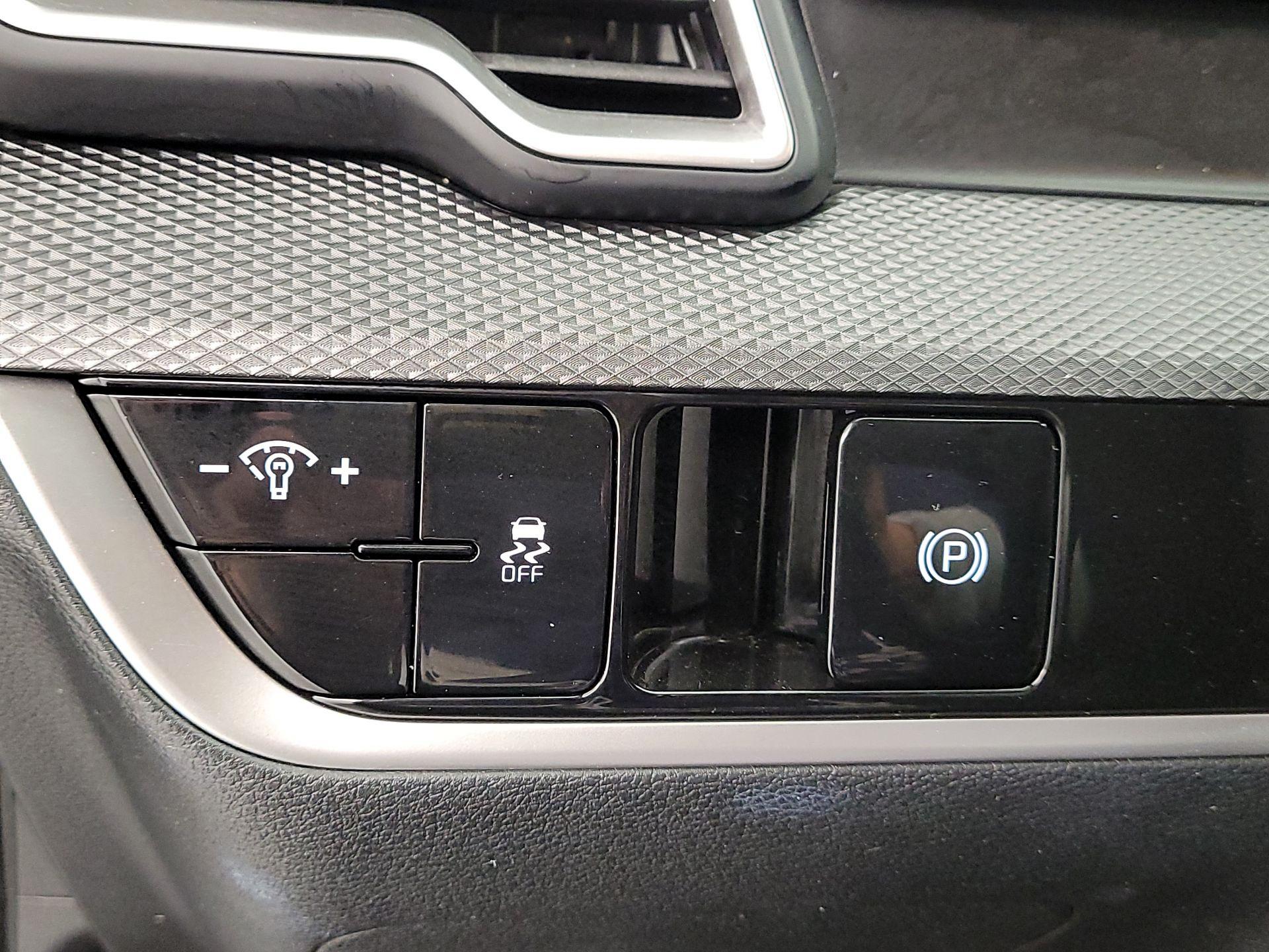 Thumbnail: 2023 Kia Sportage - 13