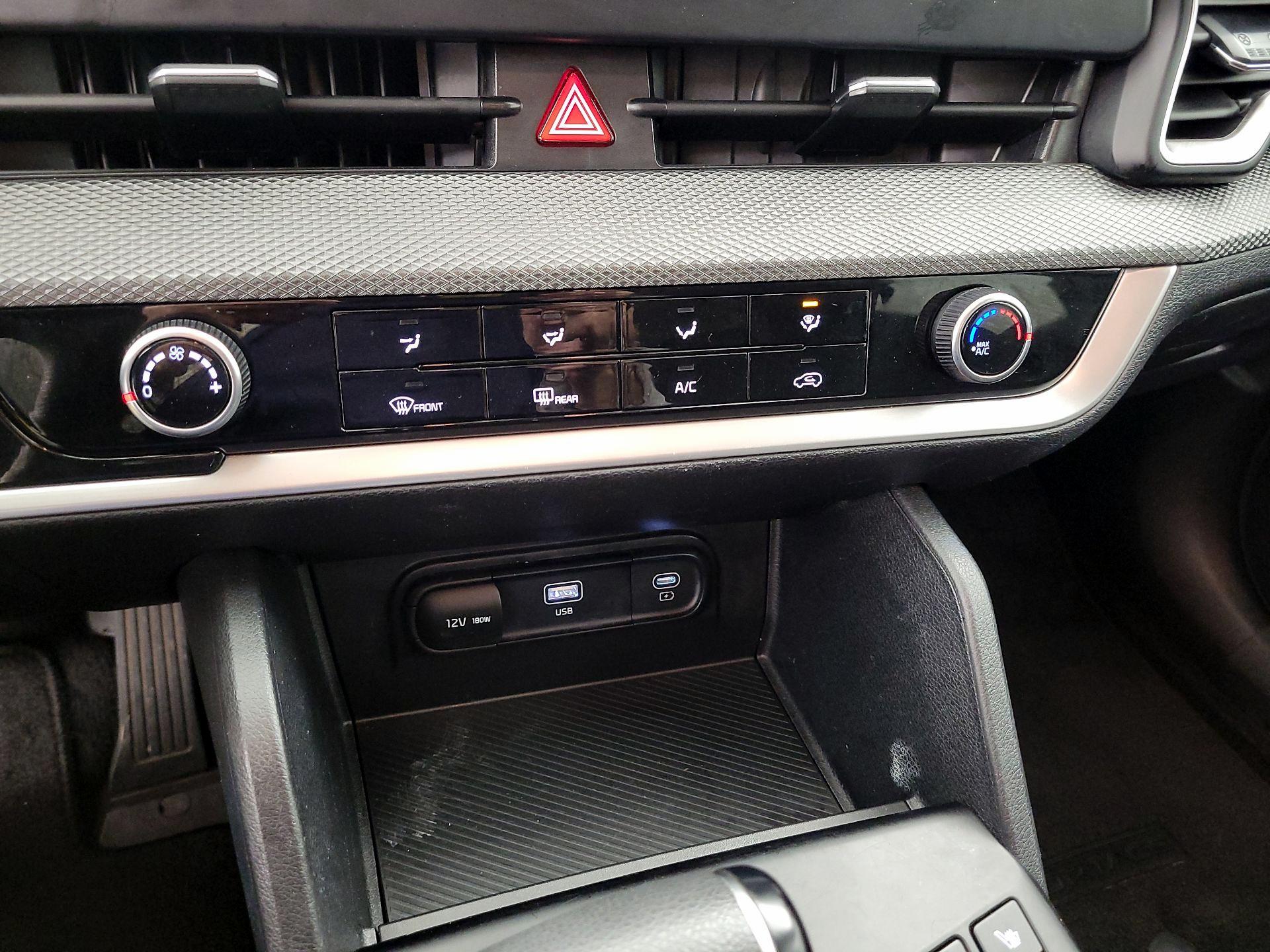 Thumbnail: 2023 Kia Sportage - 16