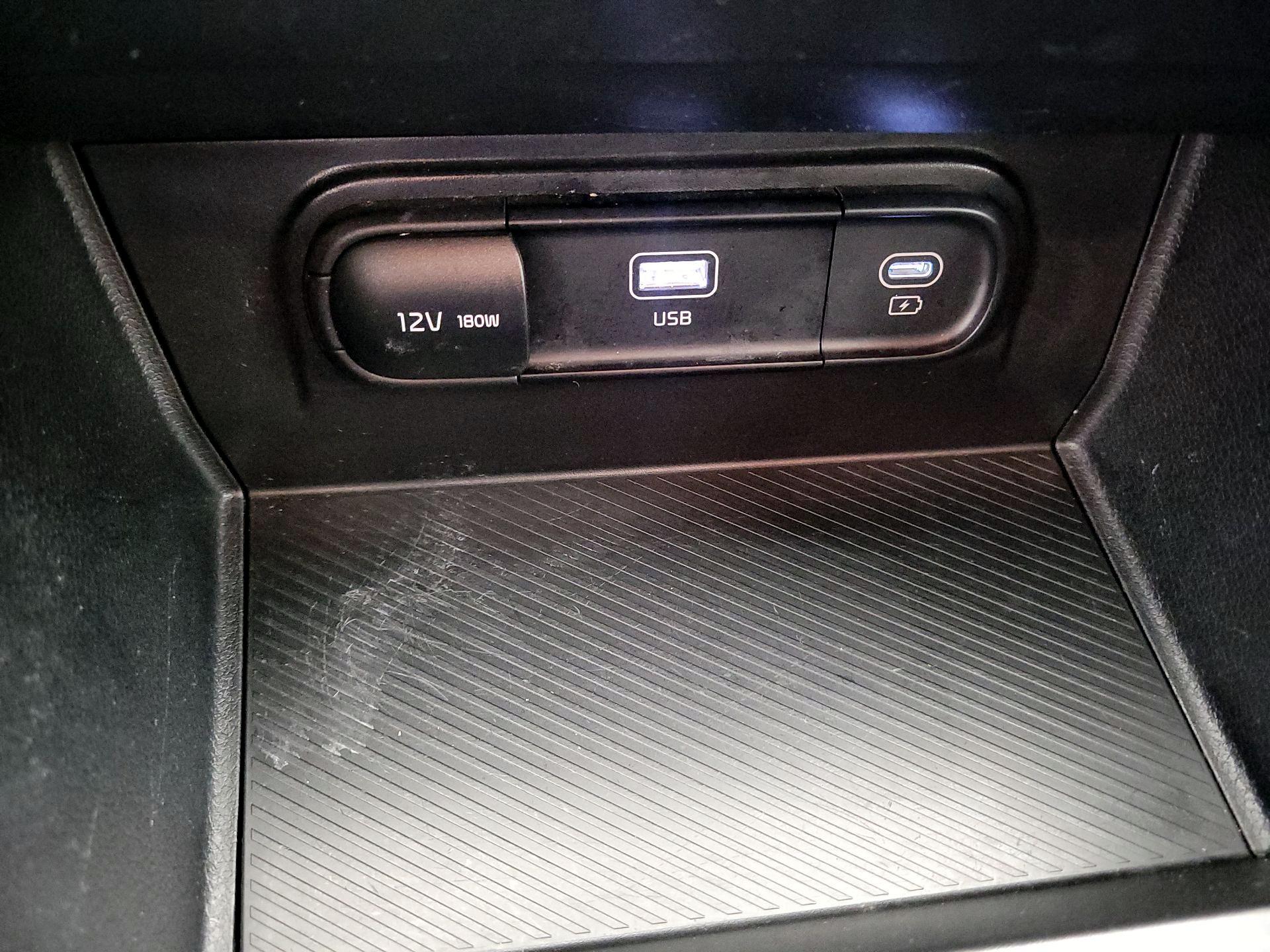 Thumbnail: 2023 Kia Sportage - 18