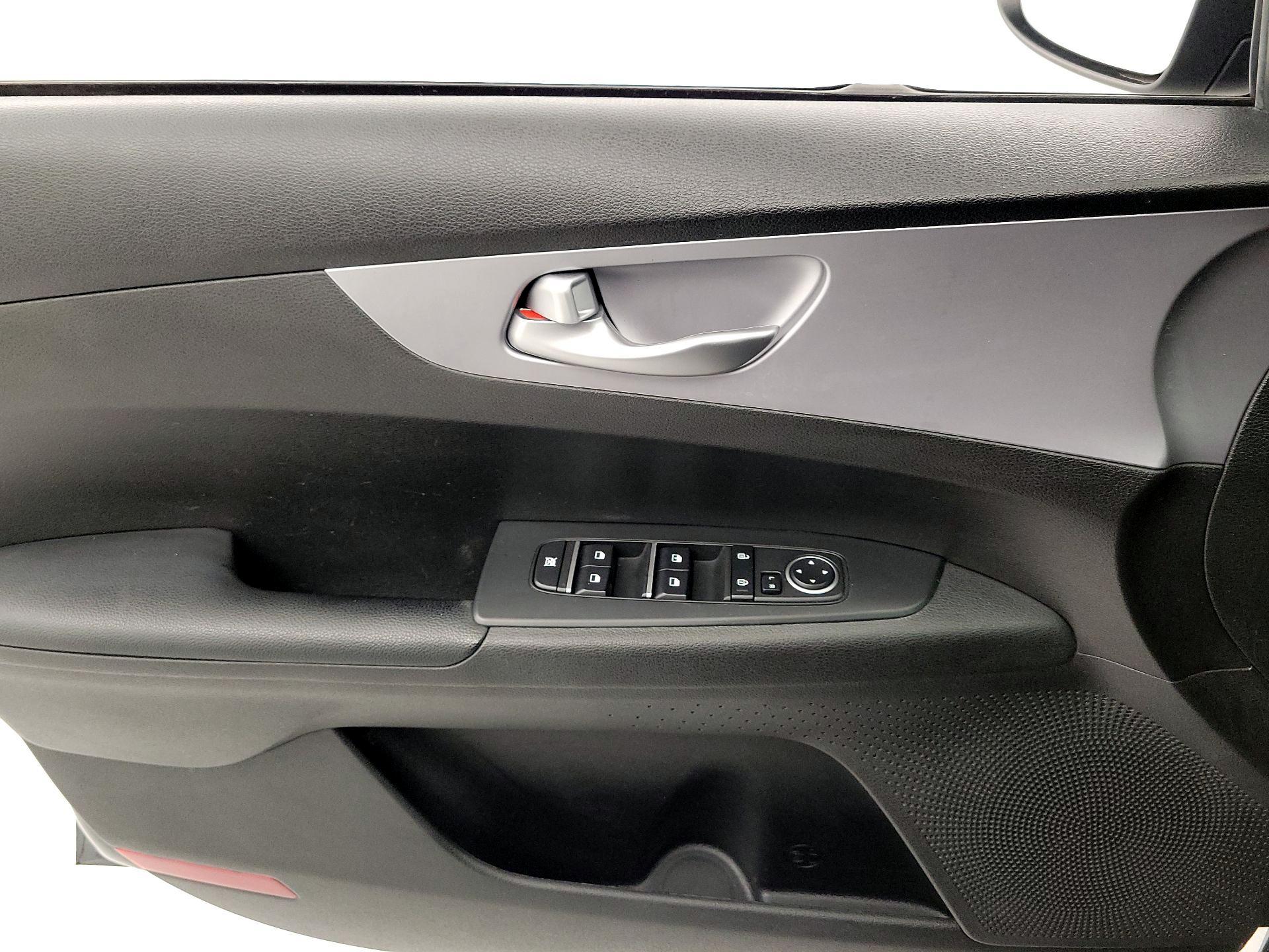 Thumbnail: 2023 Kia Forte - 12