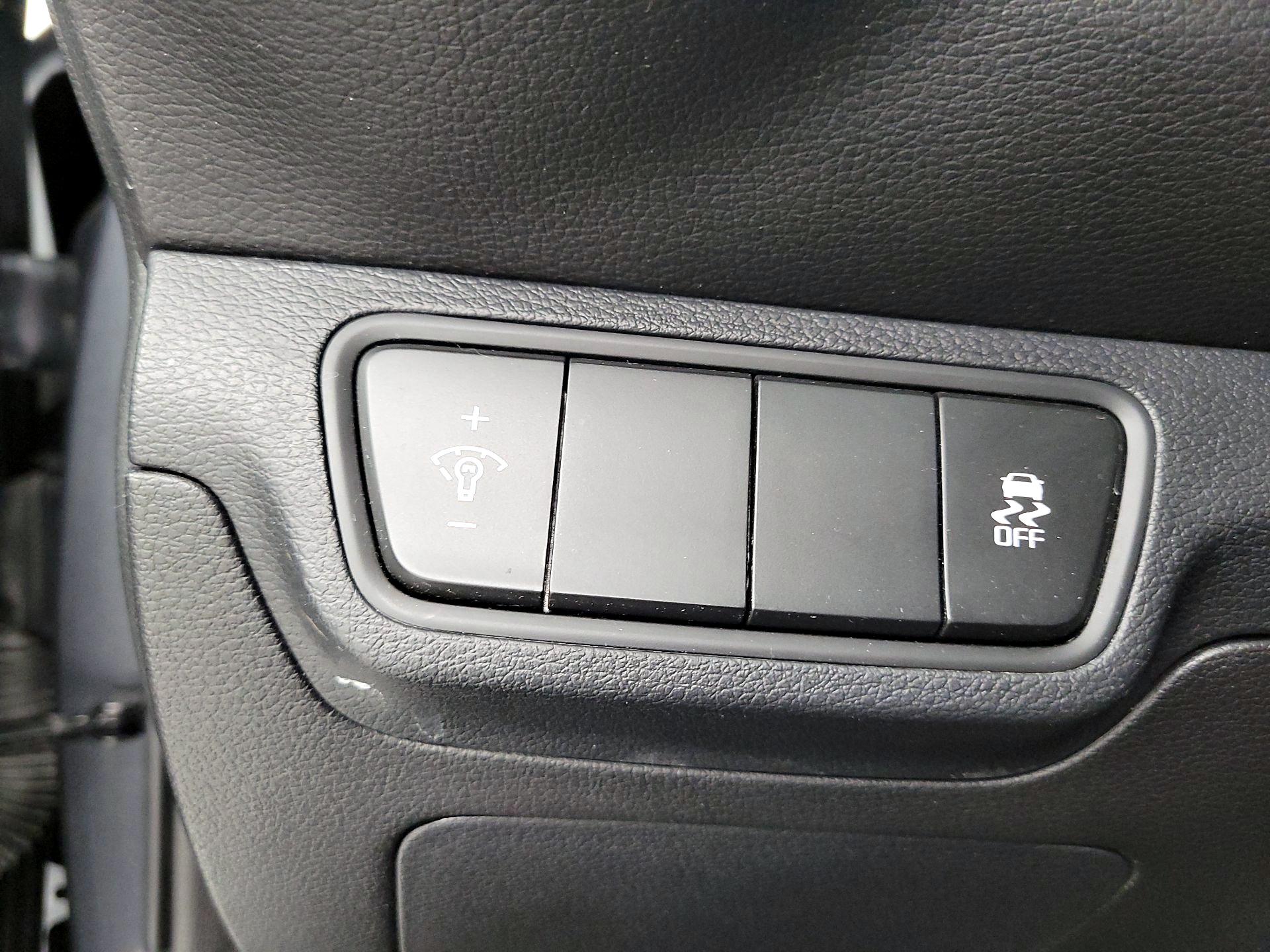 Thumbnail: 2023 Kia Forte - 13