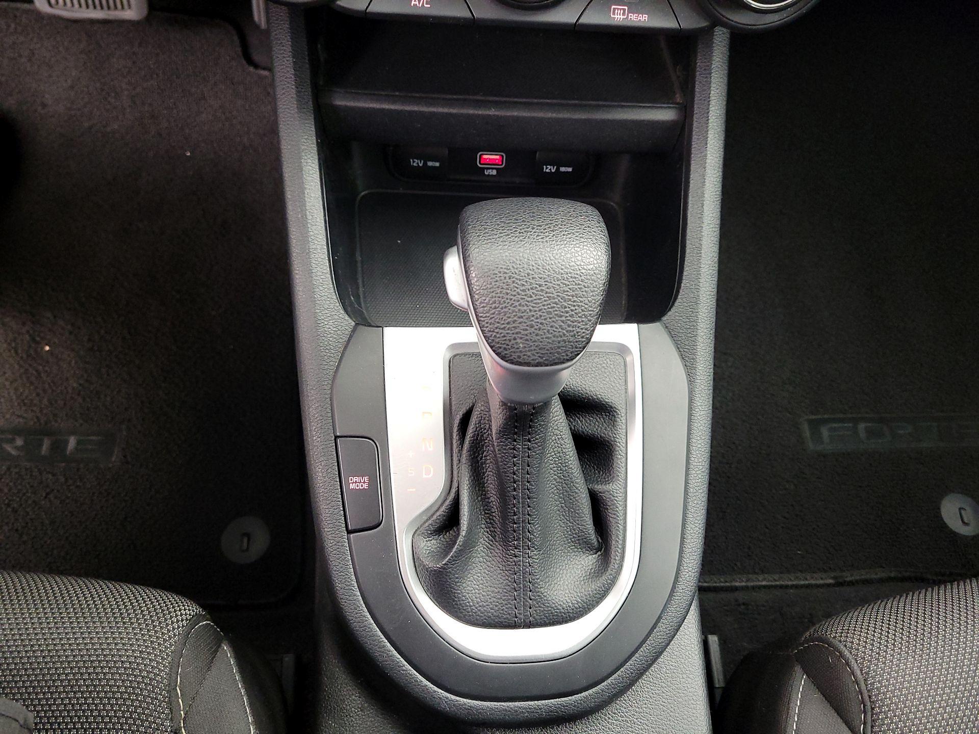 Thumbnail: 2023 Kia Forte - 17