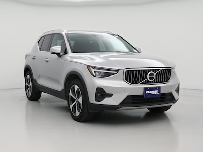 2025 Volvo XC40 B5 Plus Bright Theme
