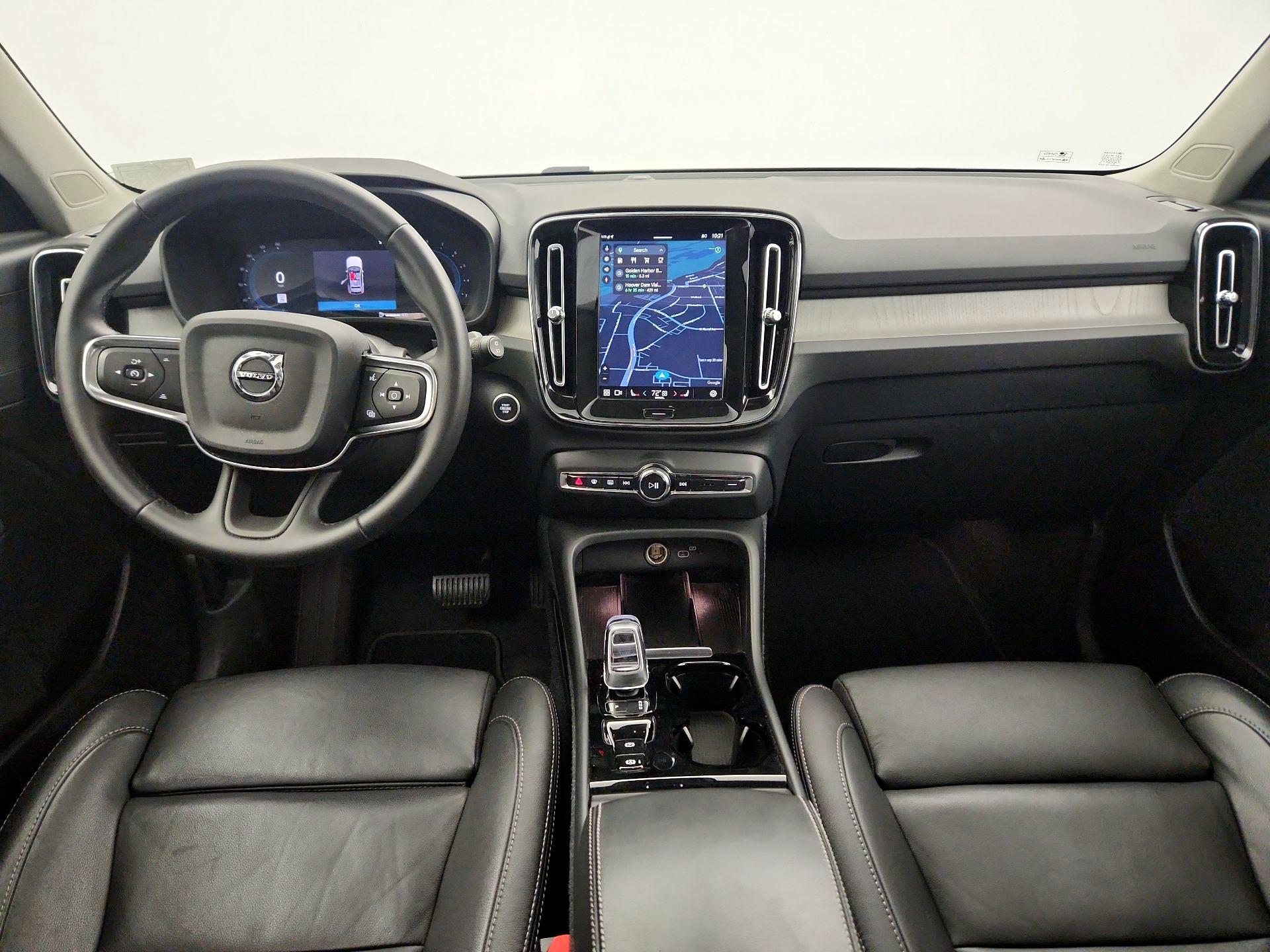 Thumbnail: 2025 Volvo XC40 - 9