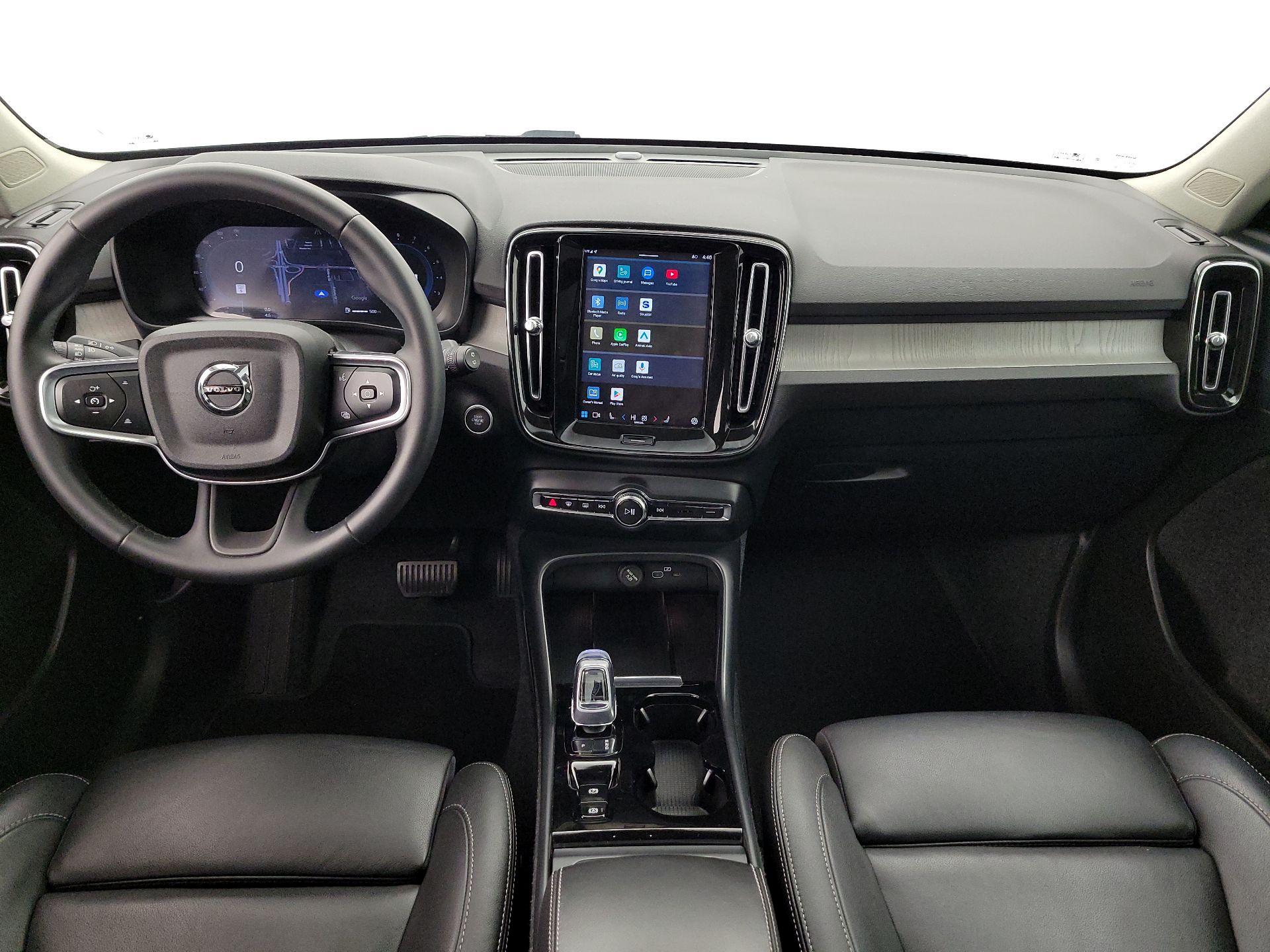 Thumbnail: 2025 Volvo XC40 - 9