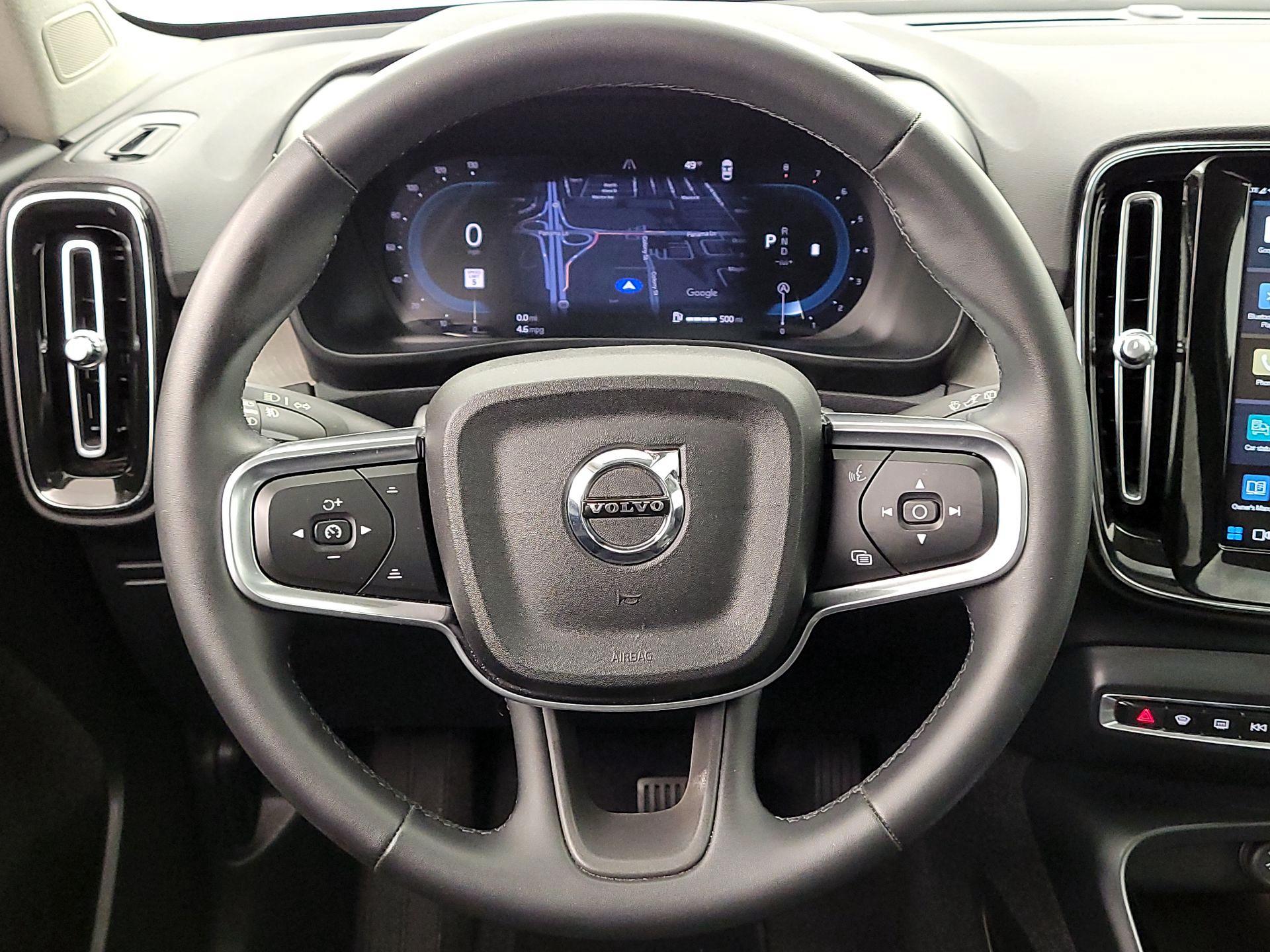 Thumbnail: 2025 Volvo XC40 - 10