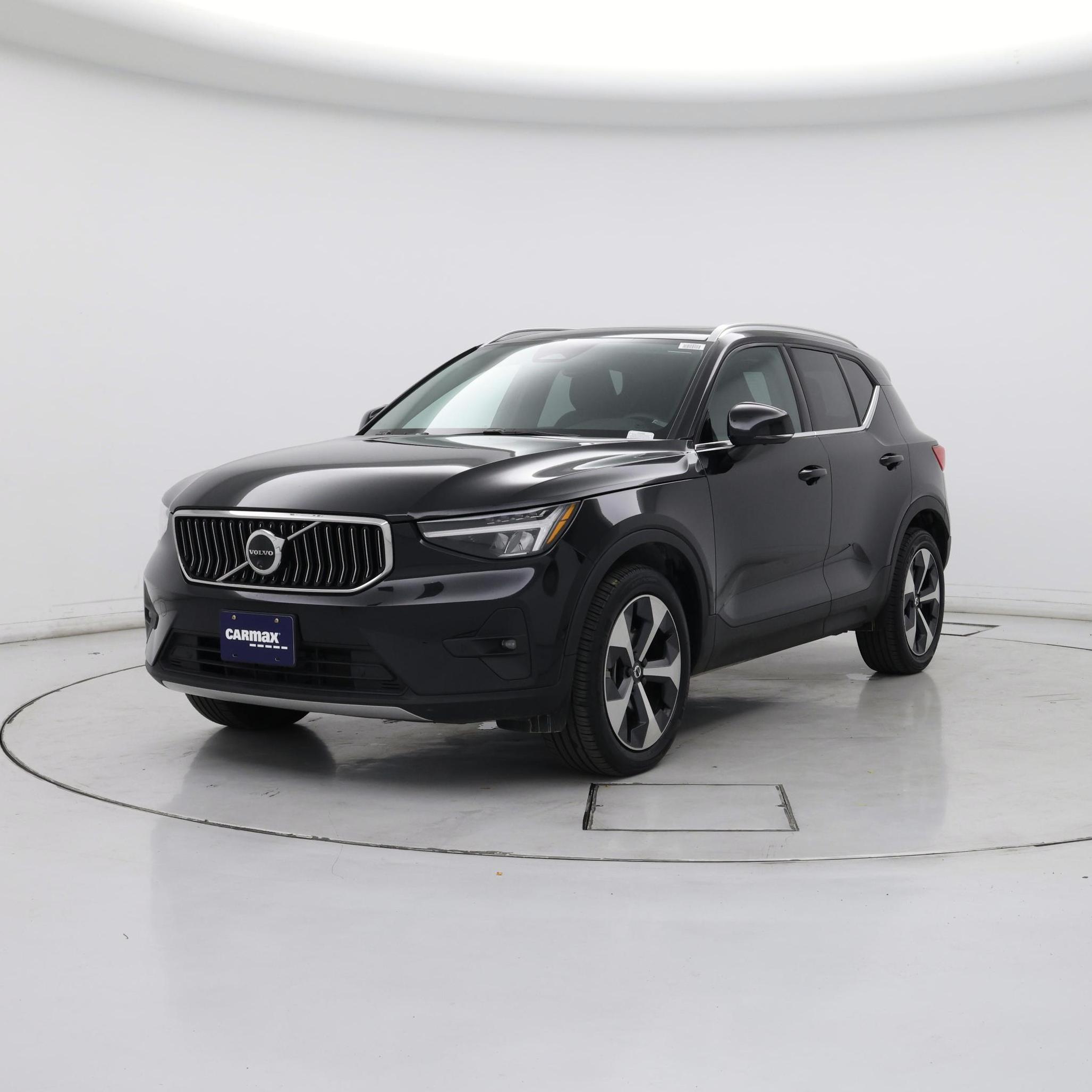 Thumbnail: 2025 Volvo XC40 - 4
