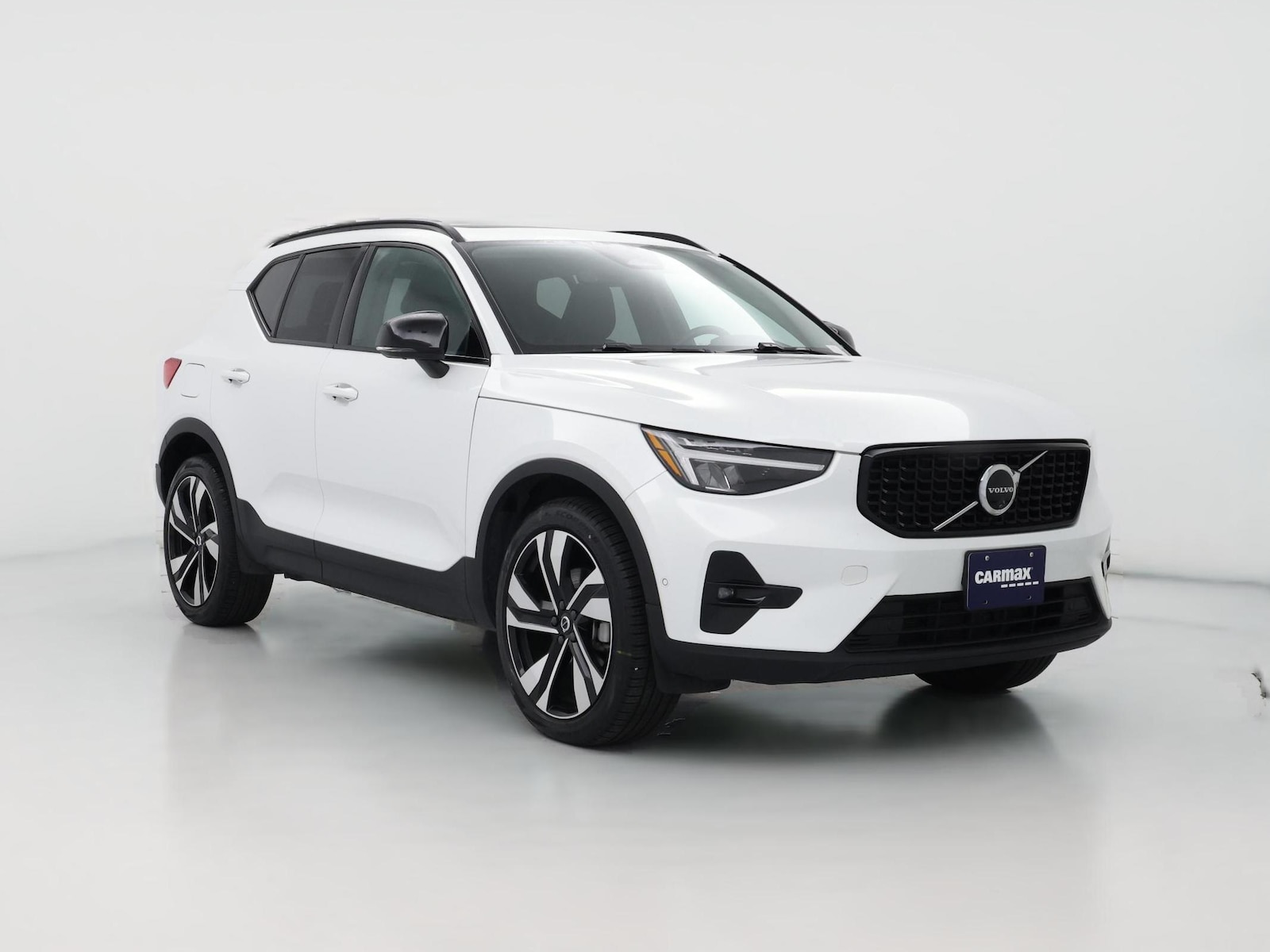 2025 Volvo XC40 Plus