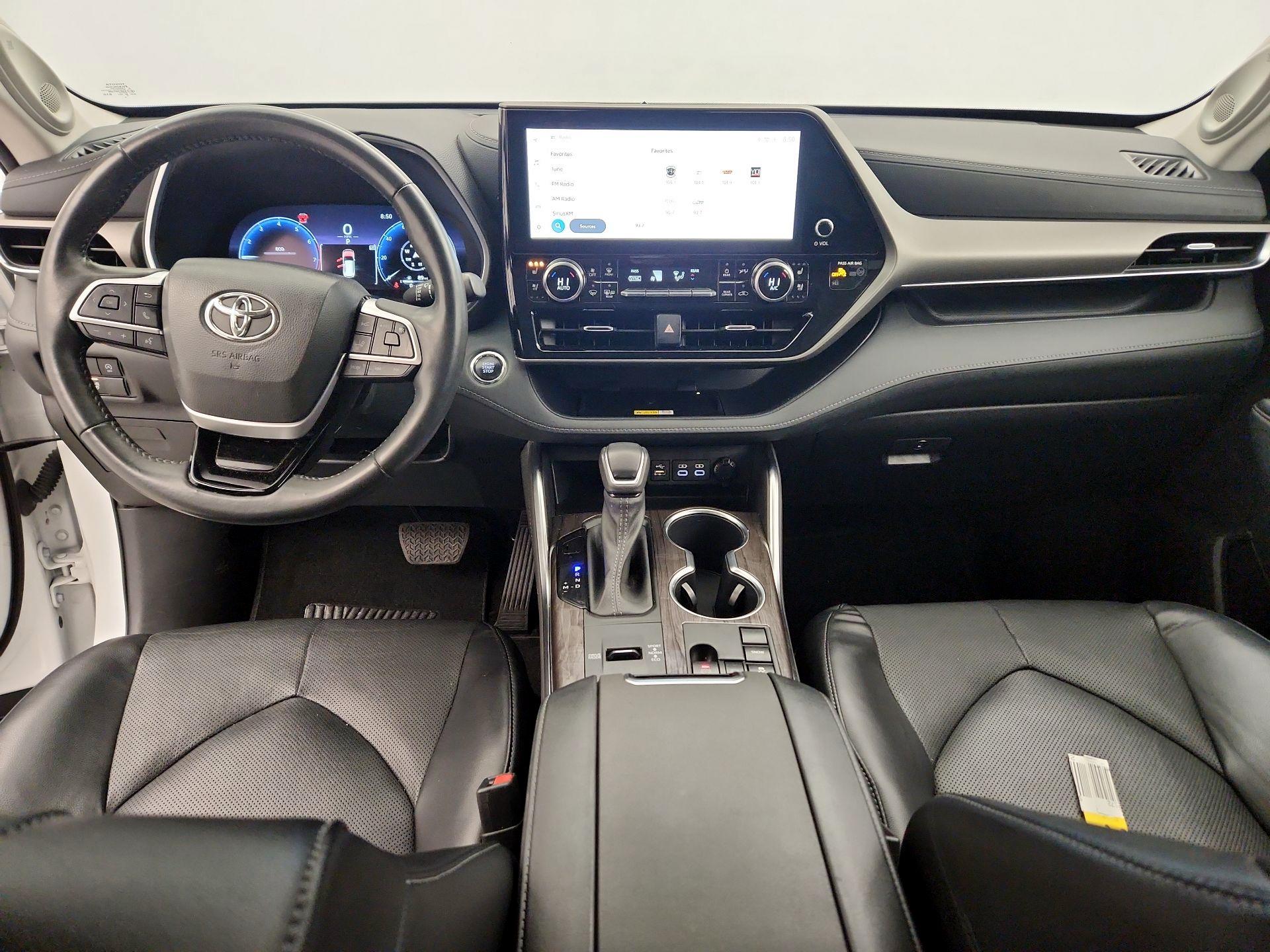 Thumbnail: 2023 Toyota Highlander - 9