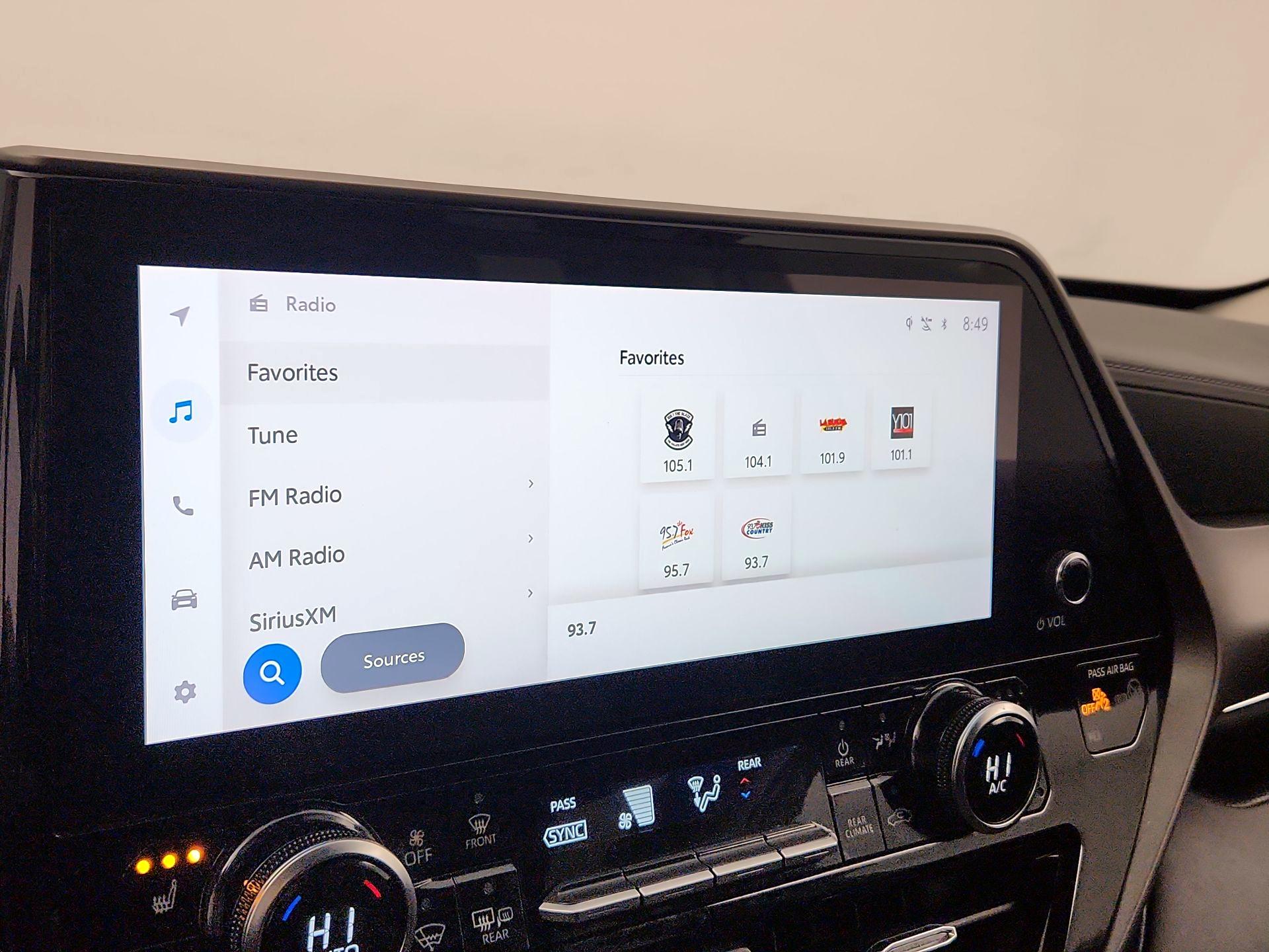 Thumbnail: 2023 Toyota Highlander - 15